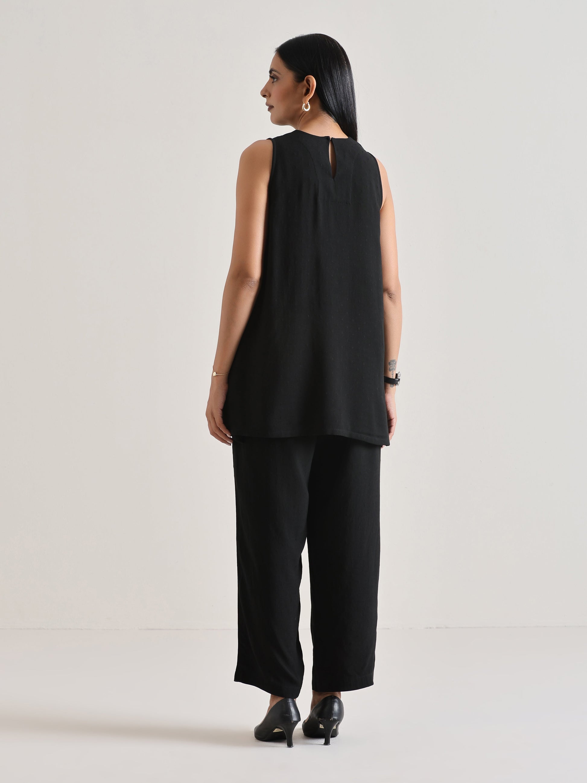 trueBrowns Black Sleeveless Co-Ord Set - Swadesiicart