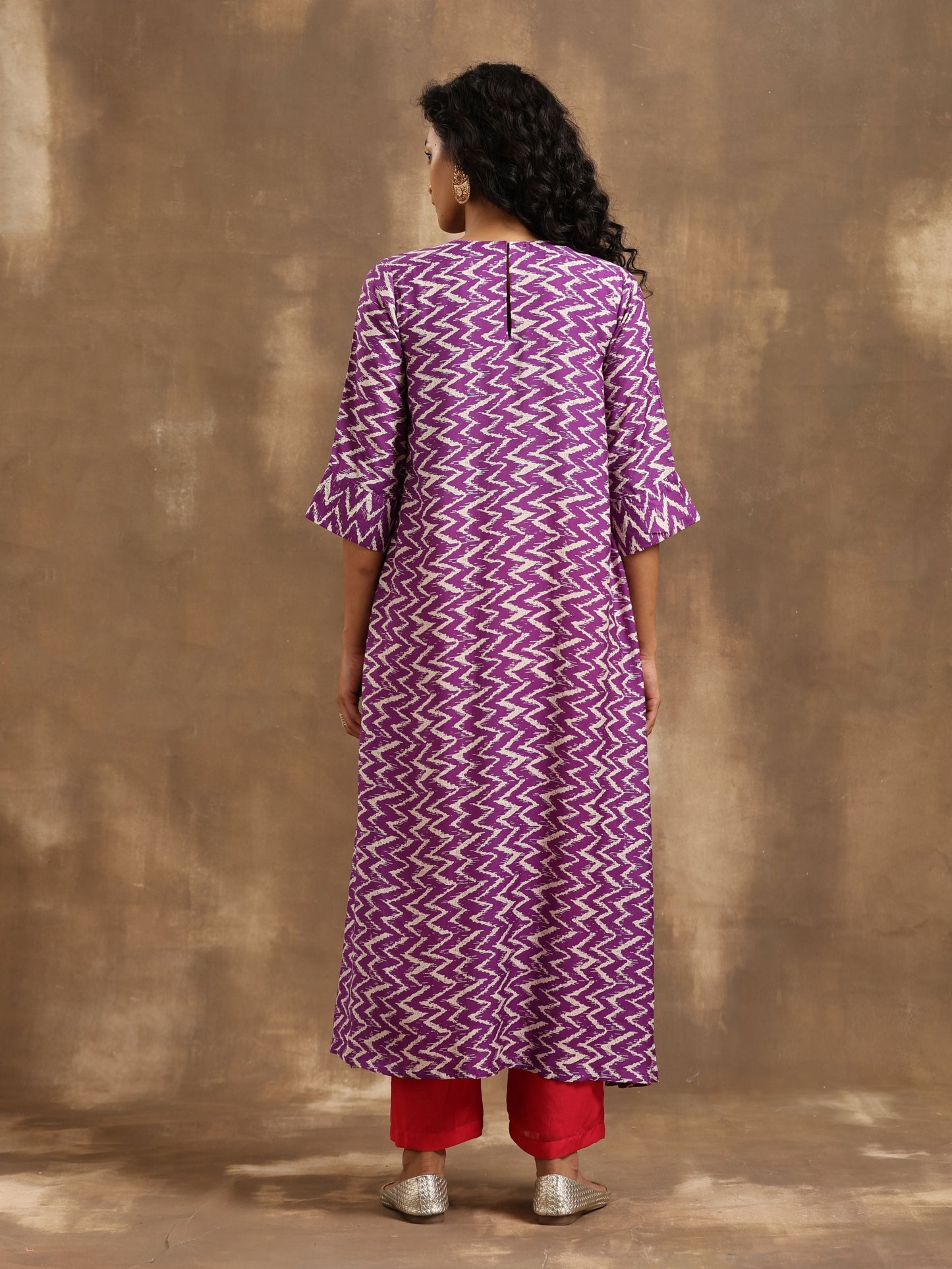 trueBrowns Purple Zig-Zag Printed Silk Kurta Pant Set | Swadesiicart