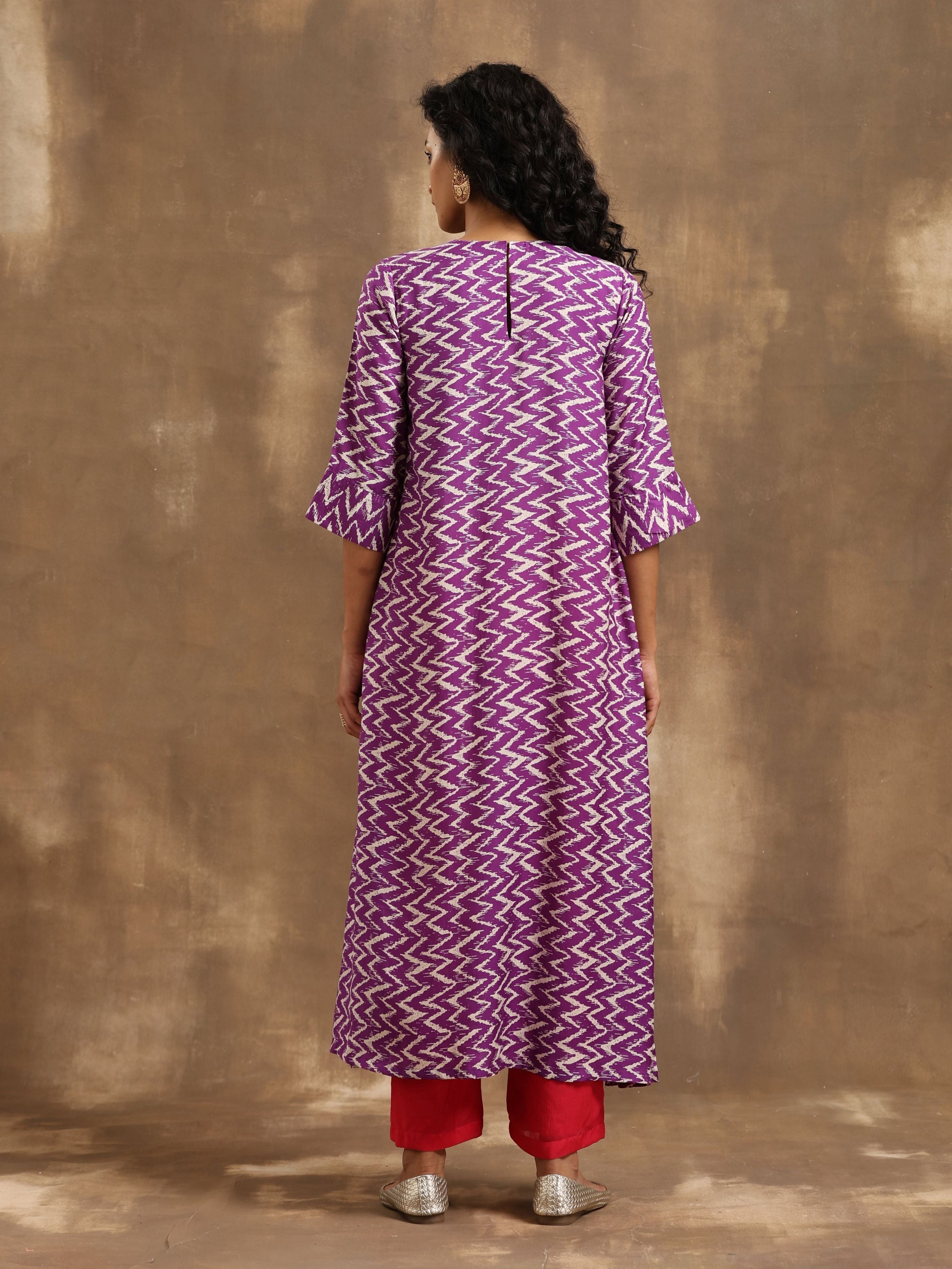 trueBrowns Purple Zig-Zag Printed Silk Kurta Pant Set | Swadesiicart