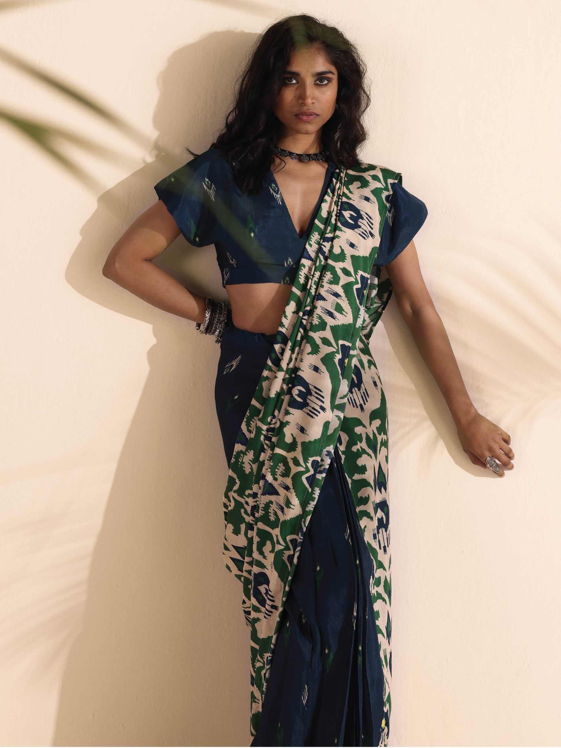 trueBrowns Green Blue Muslin Ikat Saree | Swadesiicart