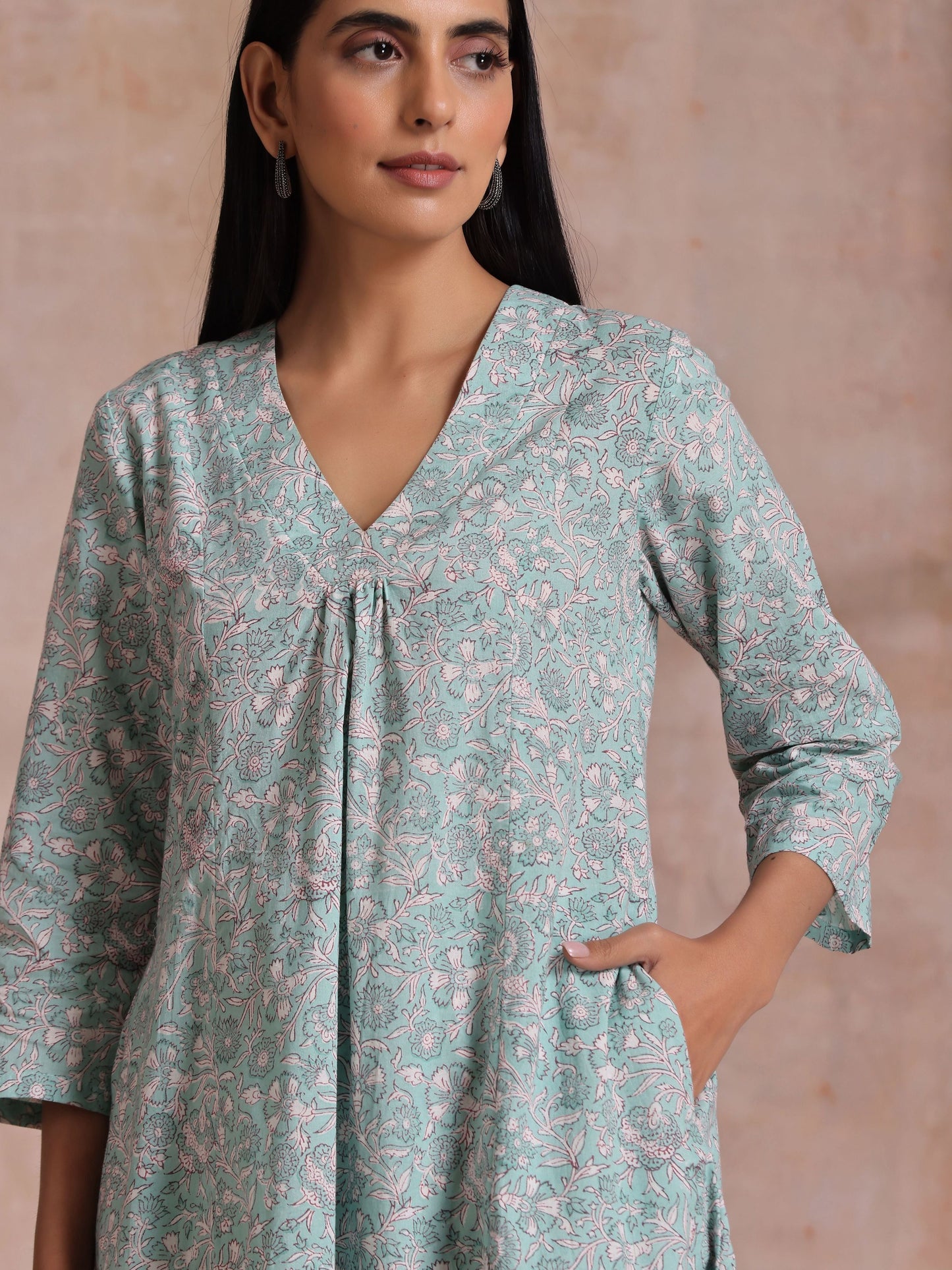 trueBrowns Tiffany Blue Floral Block Print Cotton Front Neck Gathered Kurta Pant Set | Swadesiicart
