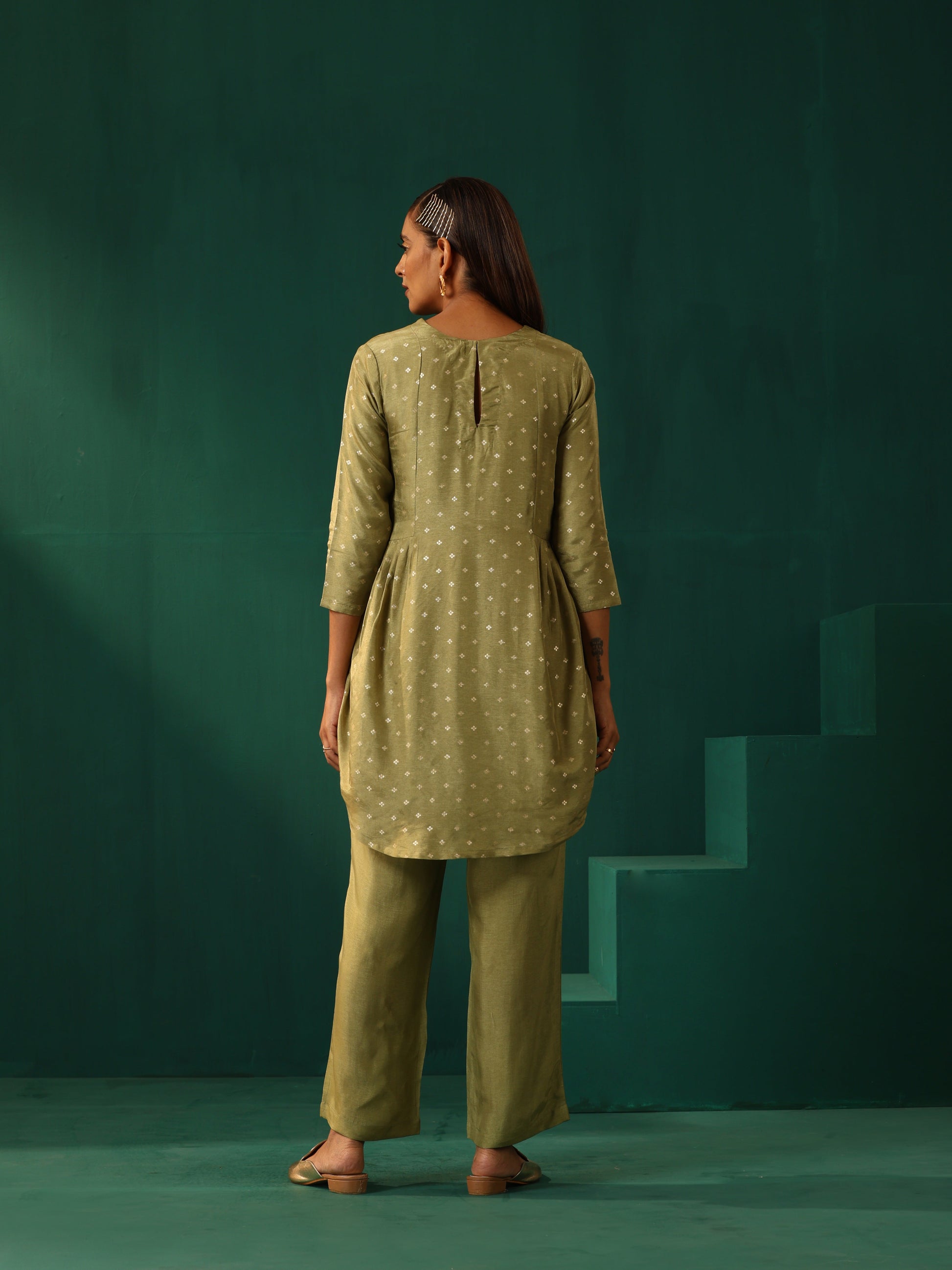 trueBrowns Green Square Viscose Silk Side Gathered Co-ord Set - Swadesiicart