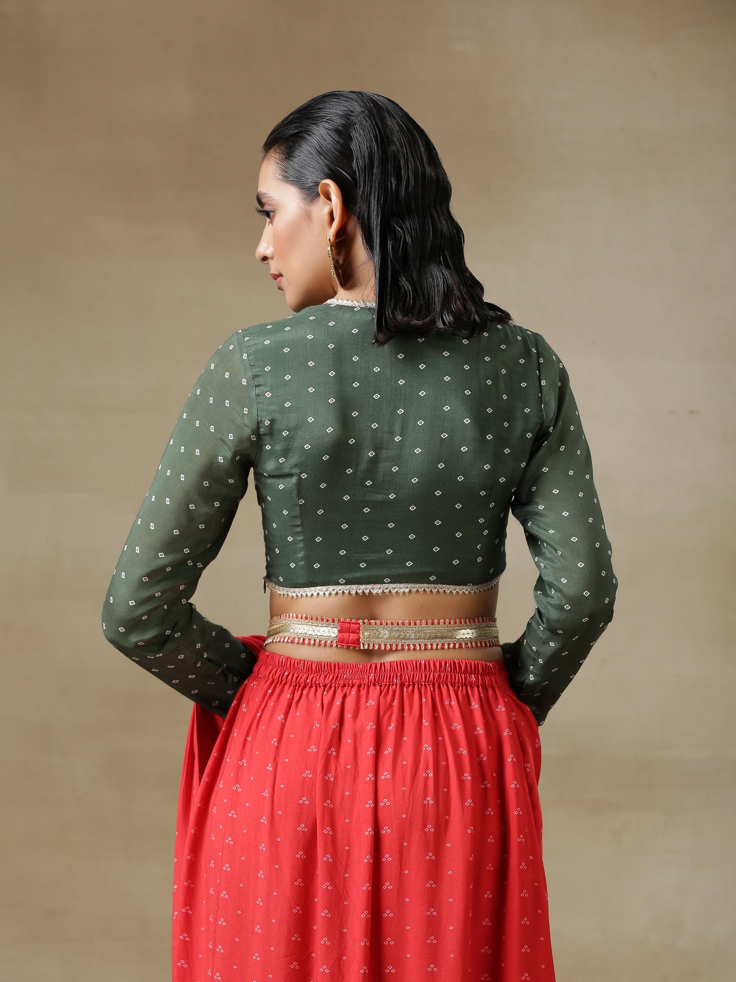 trueBrowns Dark Green Bandhani Printed Silk Full Sleeve Blouse | Swadesiicart