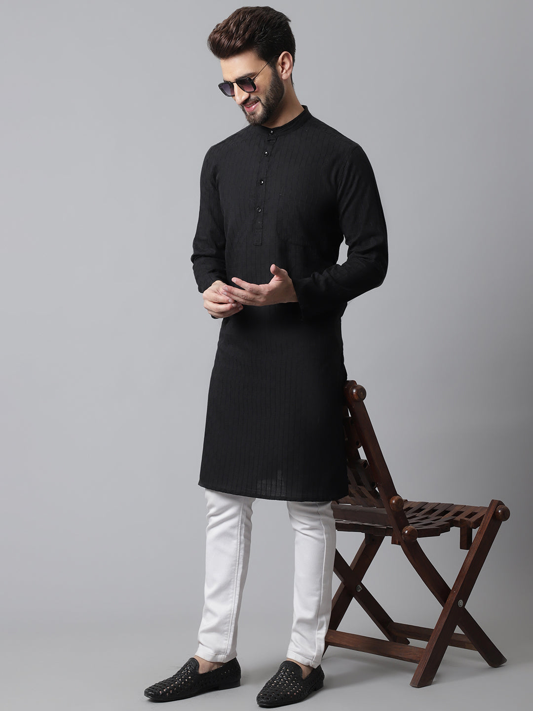 Even Apparels Black Long Kurta With Band Collar | Swadesiicart