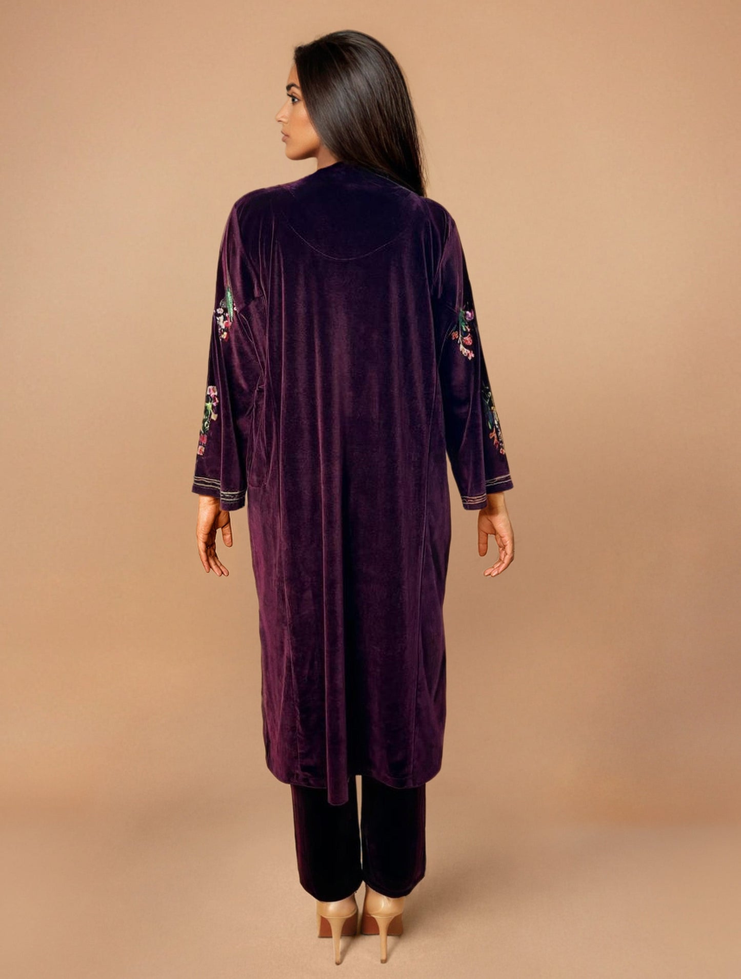 trueBrowns Maroon Velvet Embroidered Kurta Set | Swadesiicart