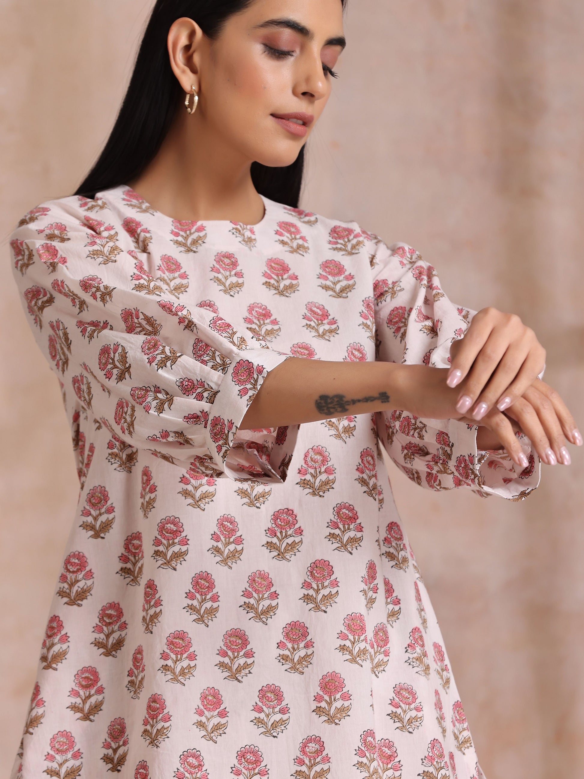 trueBrowns Pink Brown Buta On White Block Print Cotton Baggy Sleeve Co-Ord Set - Swadesiicart