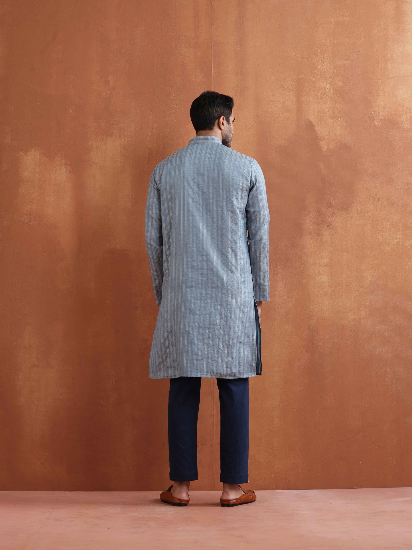 trueBrowns Men's Blue Chanderi Kurta | Swadesiicart