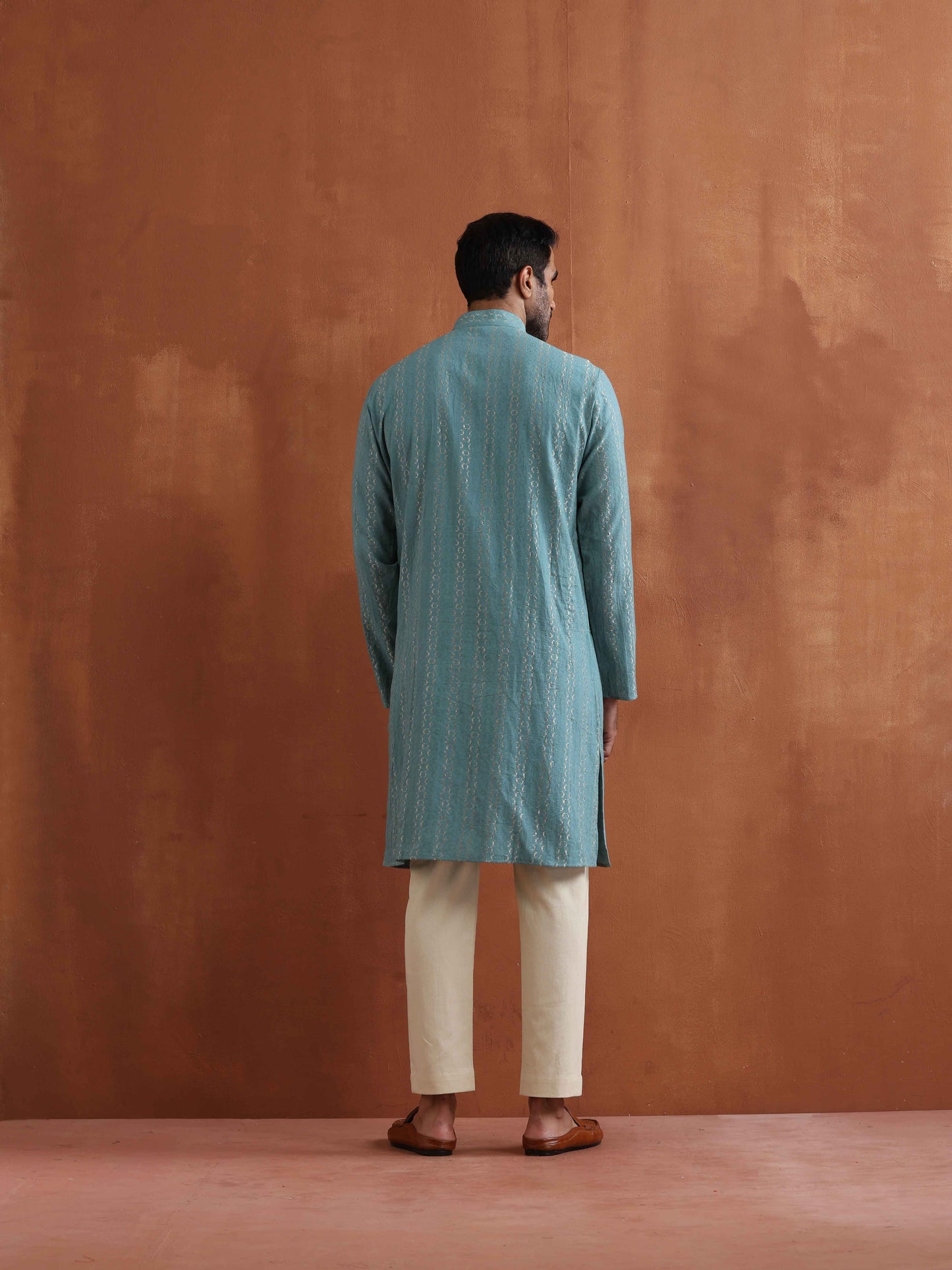 trueBrowns Men's Green Textured Cotton Dobby Kurta | Swadesiicart