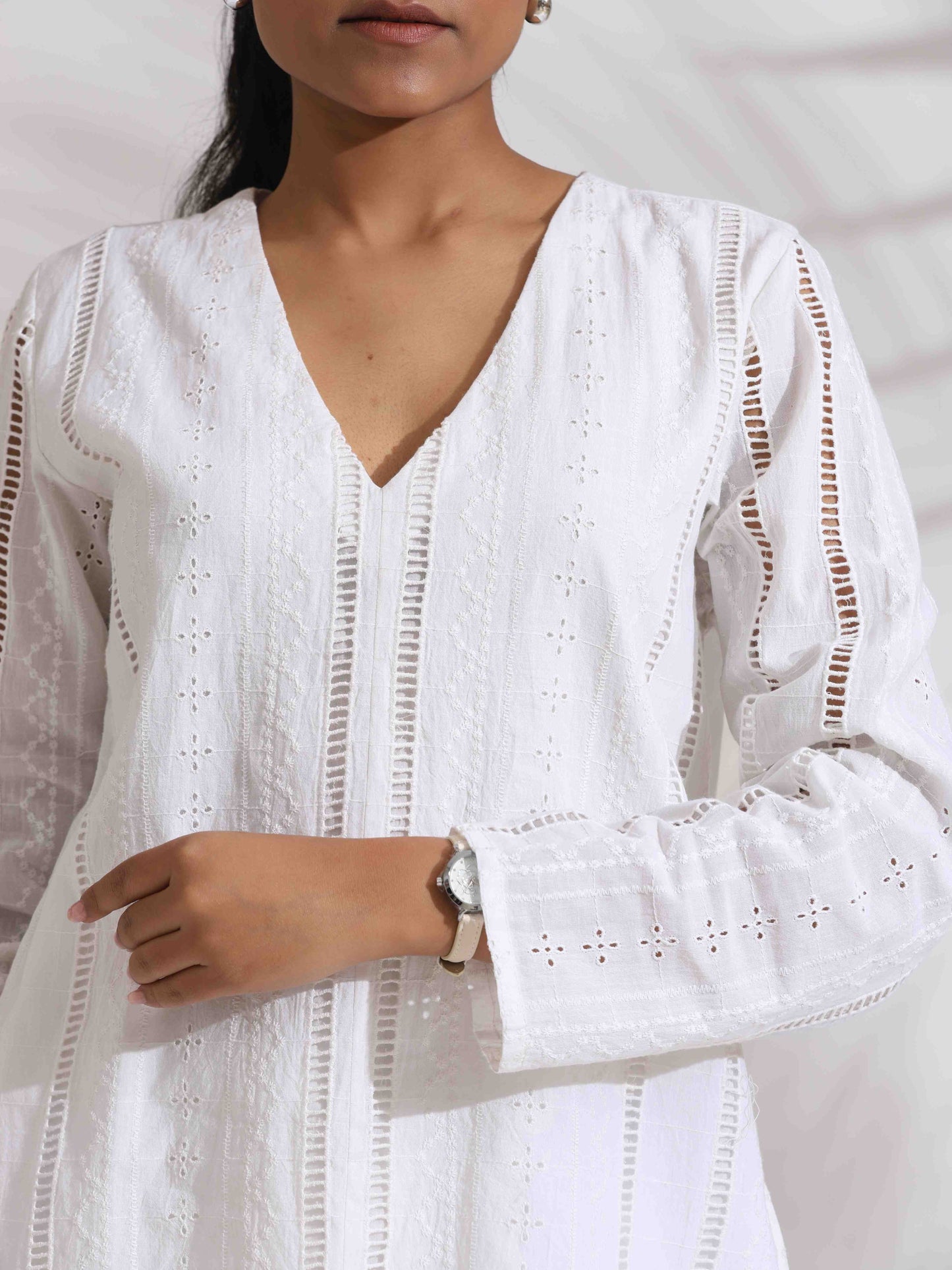 trueBrowns White Cotton Schiffli Co-ord Set - Swadesiicart