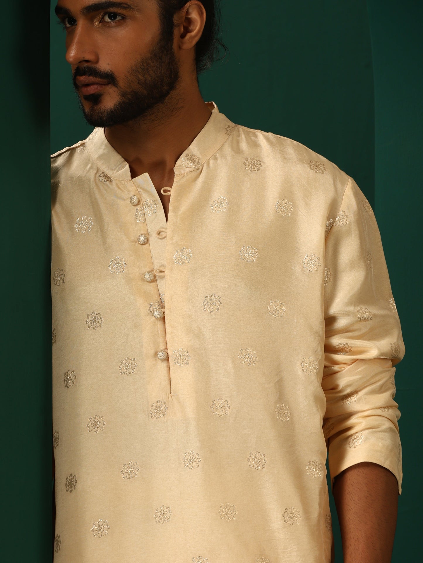trueBrowns Men's Ivory Geometric Floral Viscose Silk Long Kurta | Swadesiicart