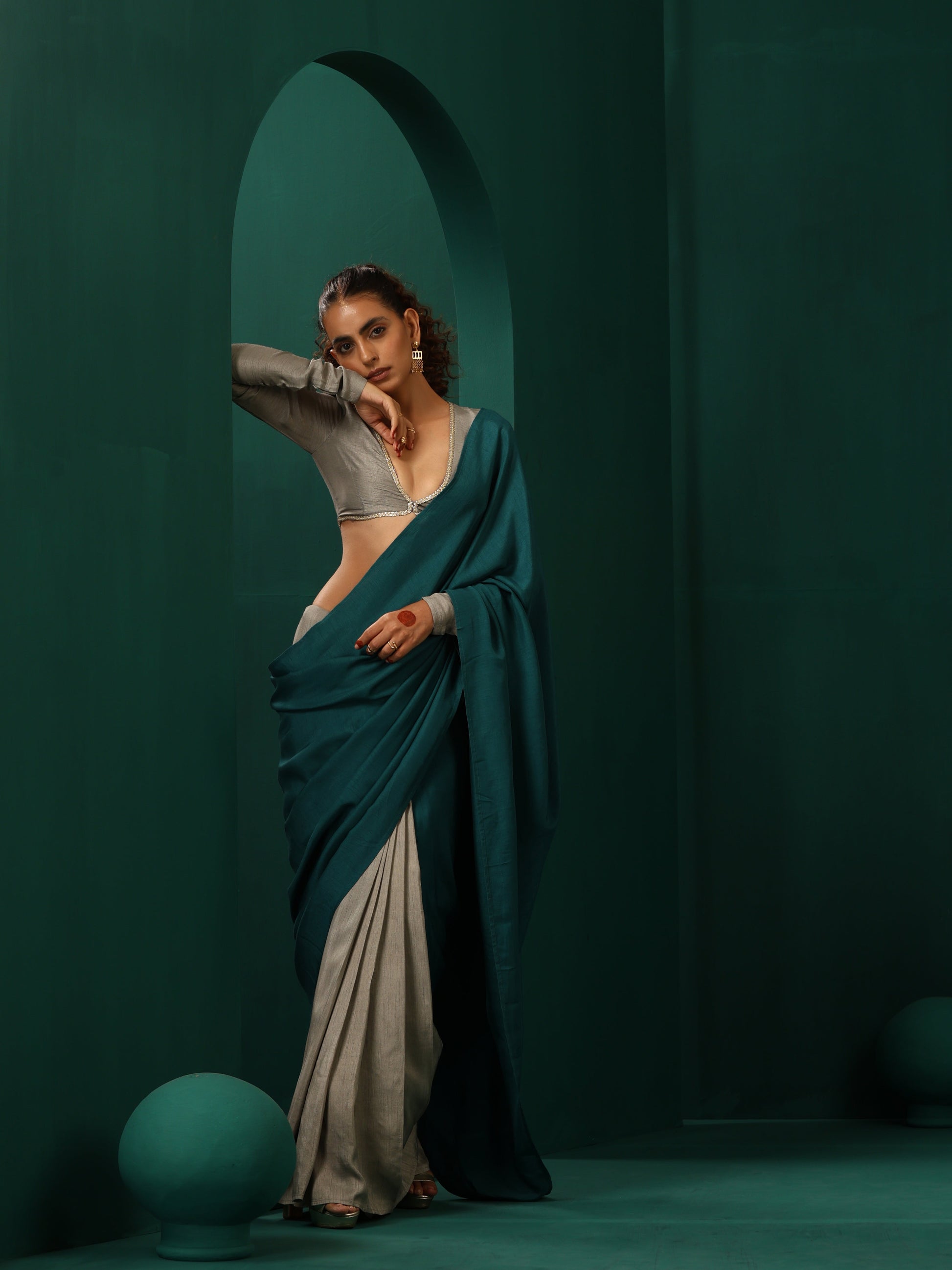 trueBrowns Teal Grey Silk Ready to Wear Saree | Swadesiicart