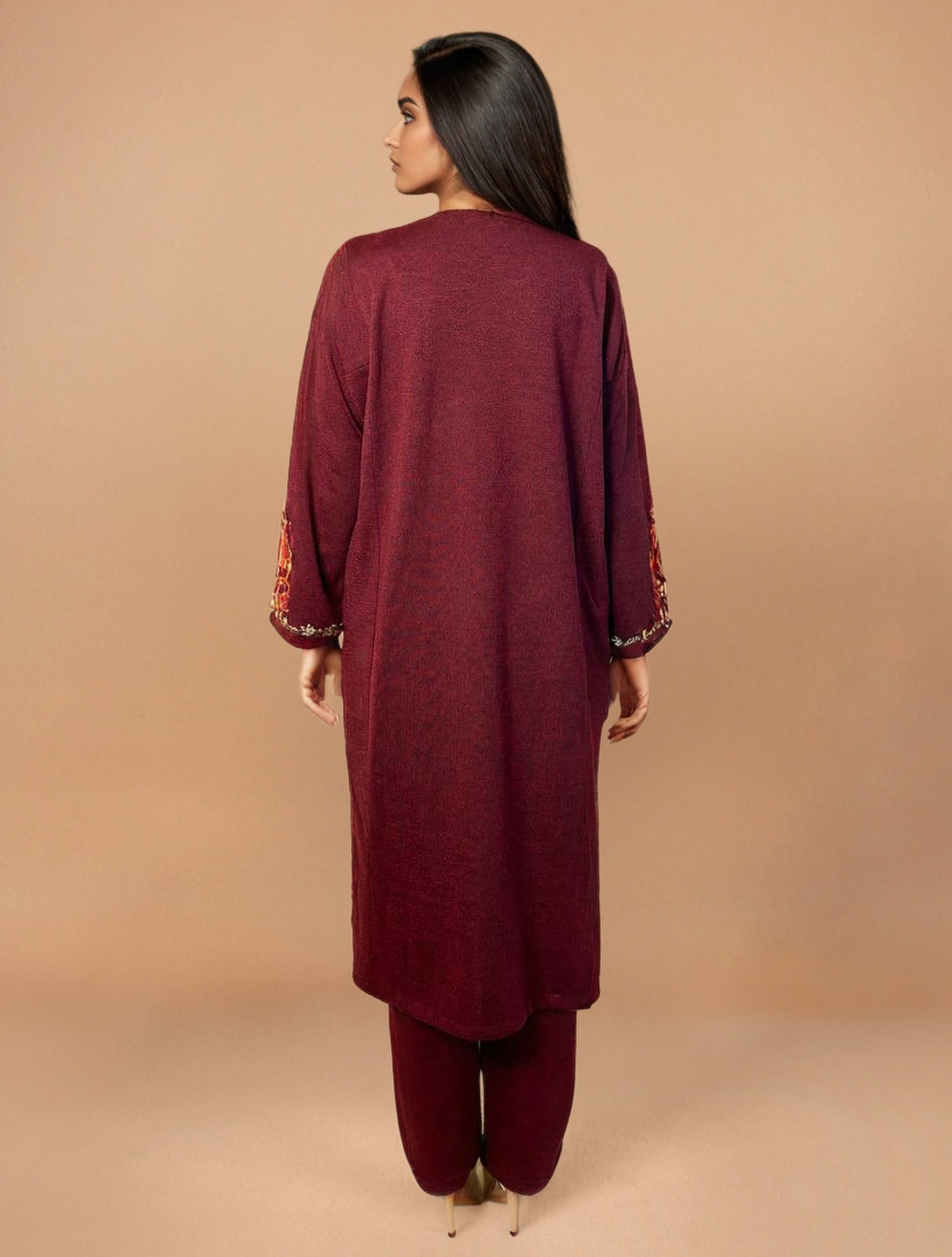 trueBrowns Maroon Embroidered Woollen Phiran Kurta Set | Swadesiicart
