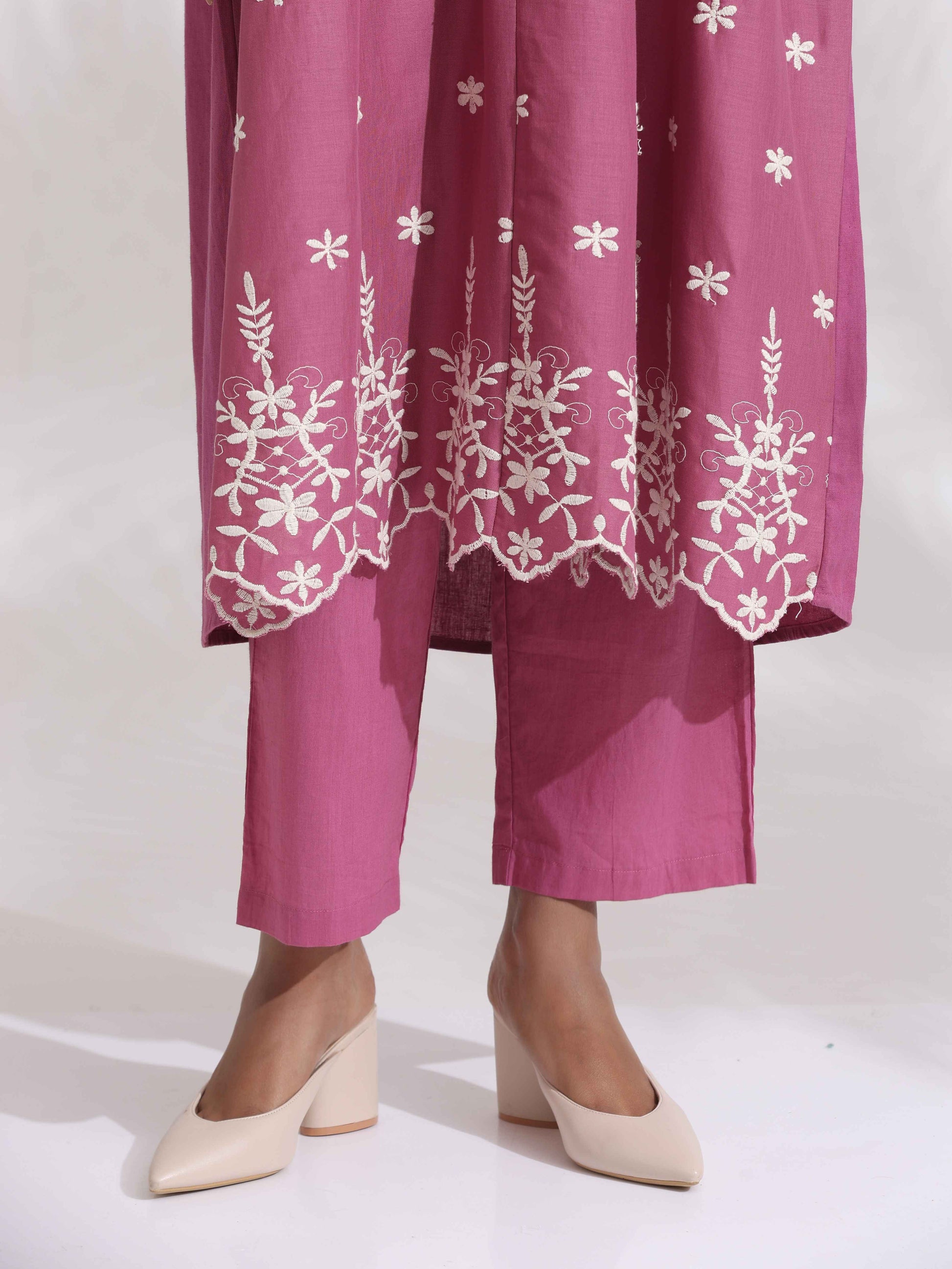 trueBrowns Pink Cotton Floral Embroidered Flared Kurta Set | Swadesiicart