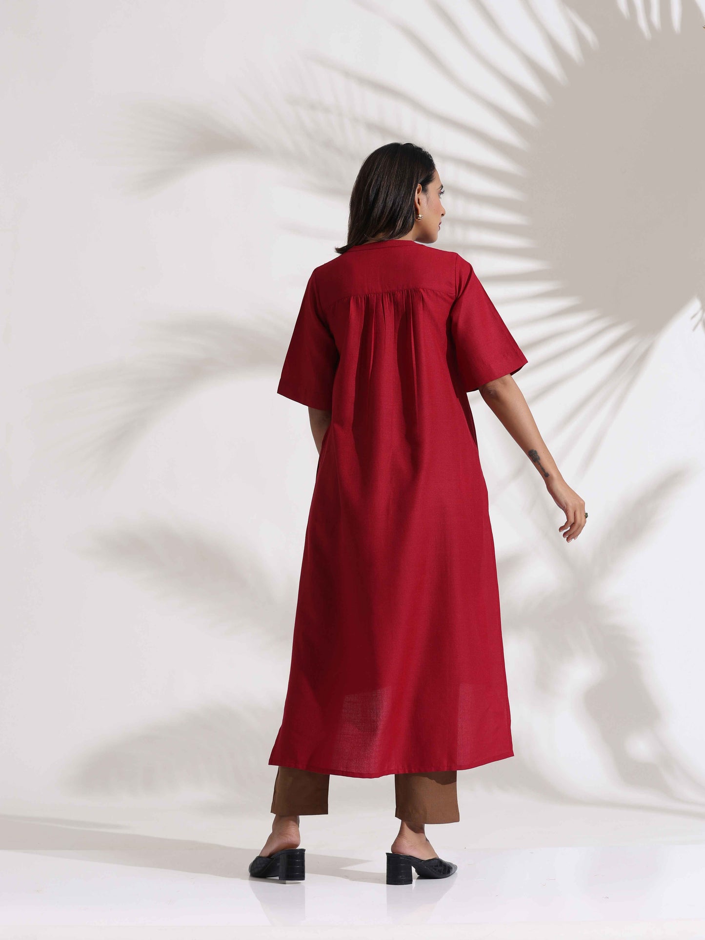 trueBrowns Maroon Slub Highslit Kurta Set | Swadesiicart
