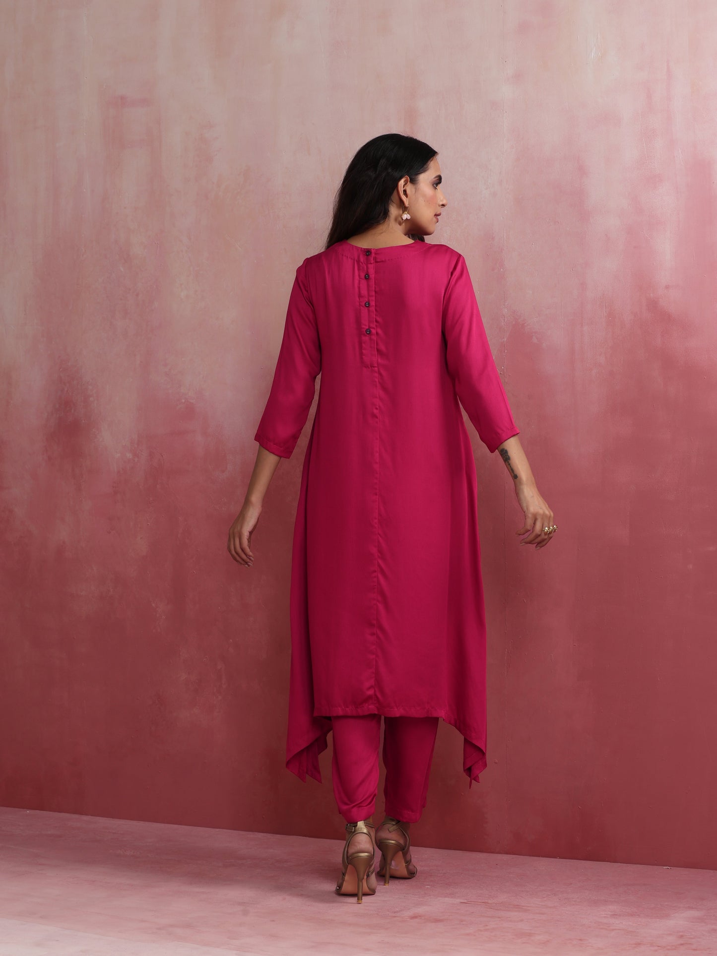 trueBrowns Magenta Highlow Modal Kurta Set | Swadesiicart