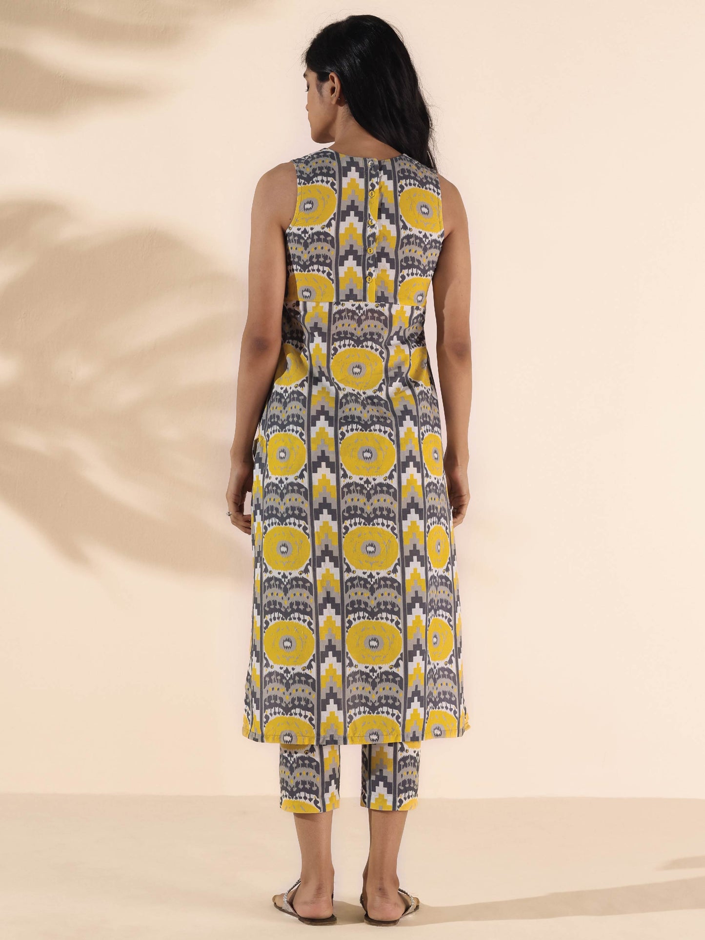 trueBrowns Yellow Cotton Ikat Sleeveless Kurta Pant Set | Swadesiicart