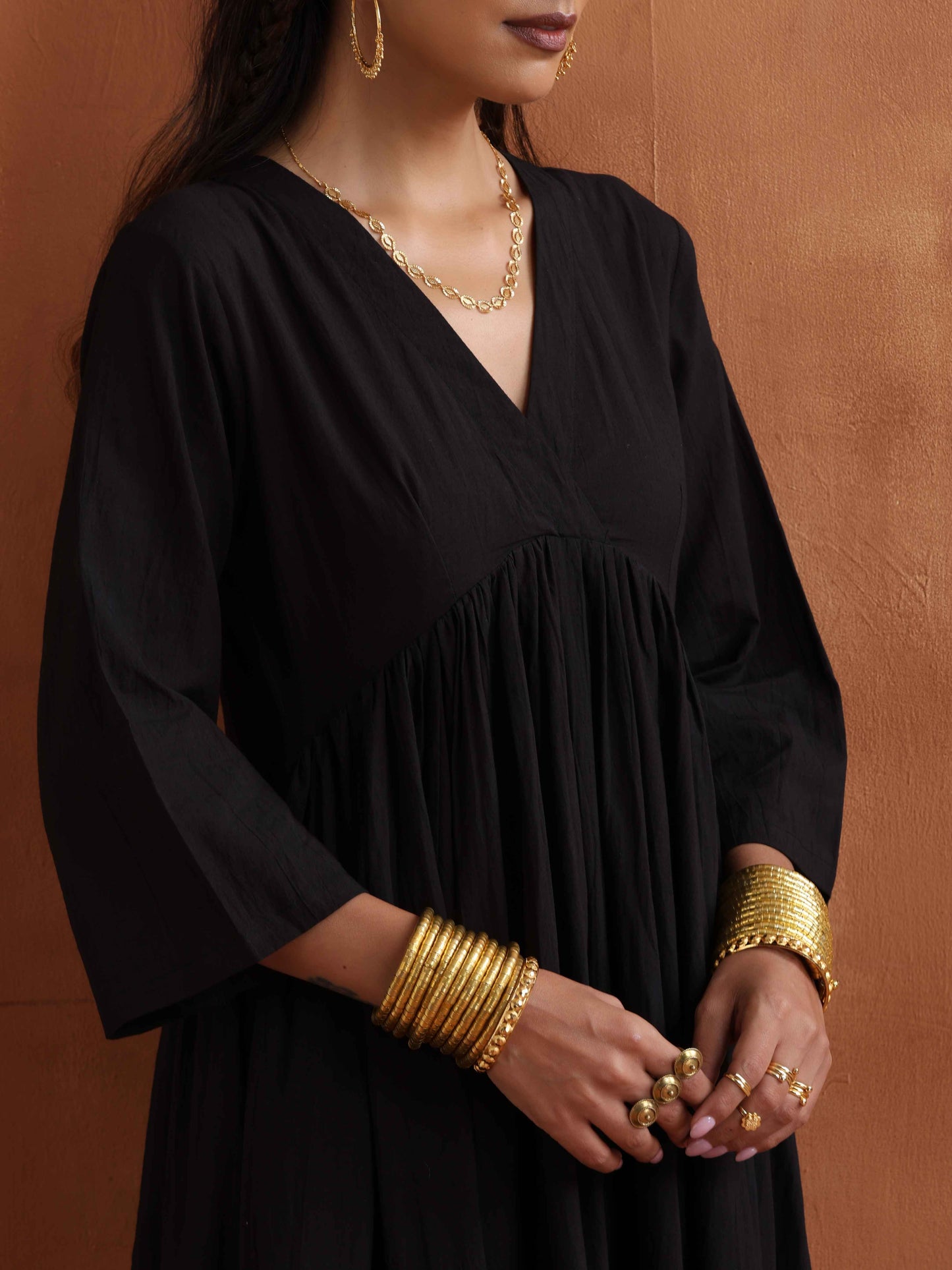 trueBrowns Black Metallic Flared Anarkali Kurta Set | Swadesiicart