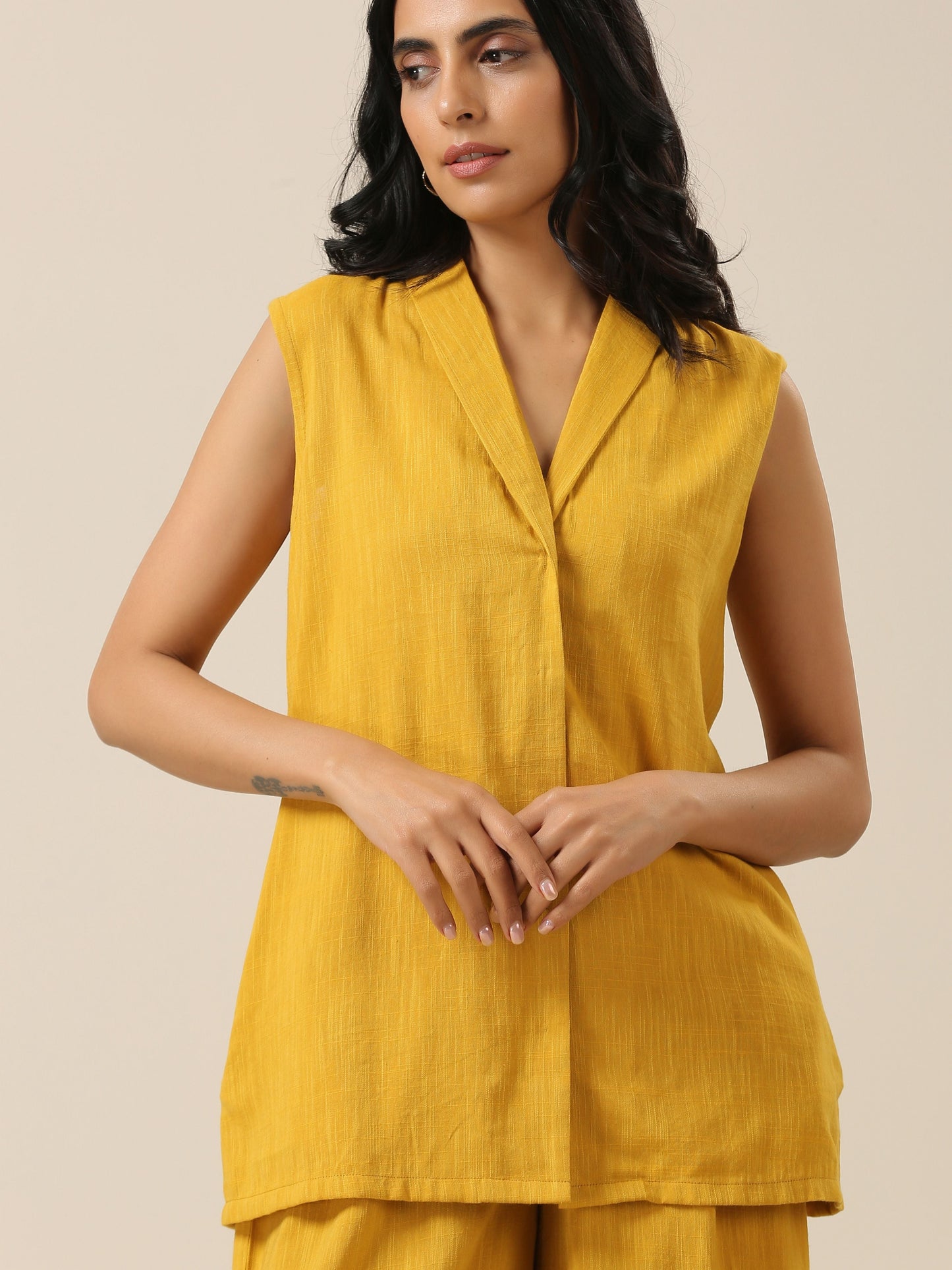 trueBrowns Mustard Yellow Slub Texture Sleevesless Jacket Pant Set | Swadesiicart