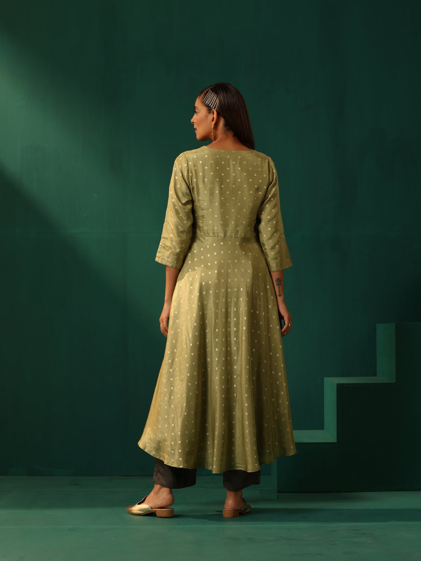 trueBrowns Green Square Viscose Silk Flared Kurta Pant Set | Swadesiicart