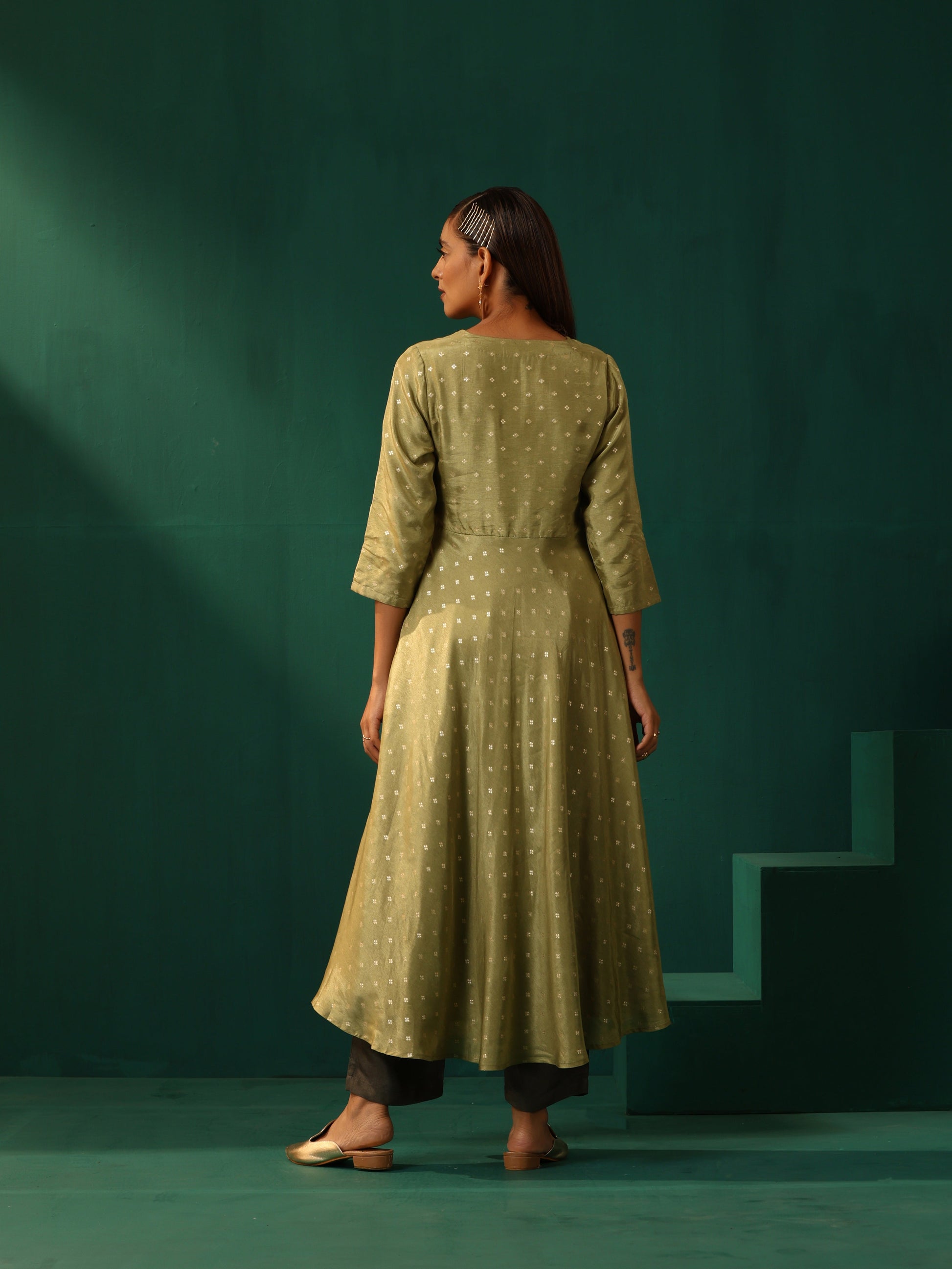 trueBrowns Green Square Viscose Silk Flared Kurta Pant Set | Swadesiicart