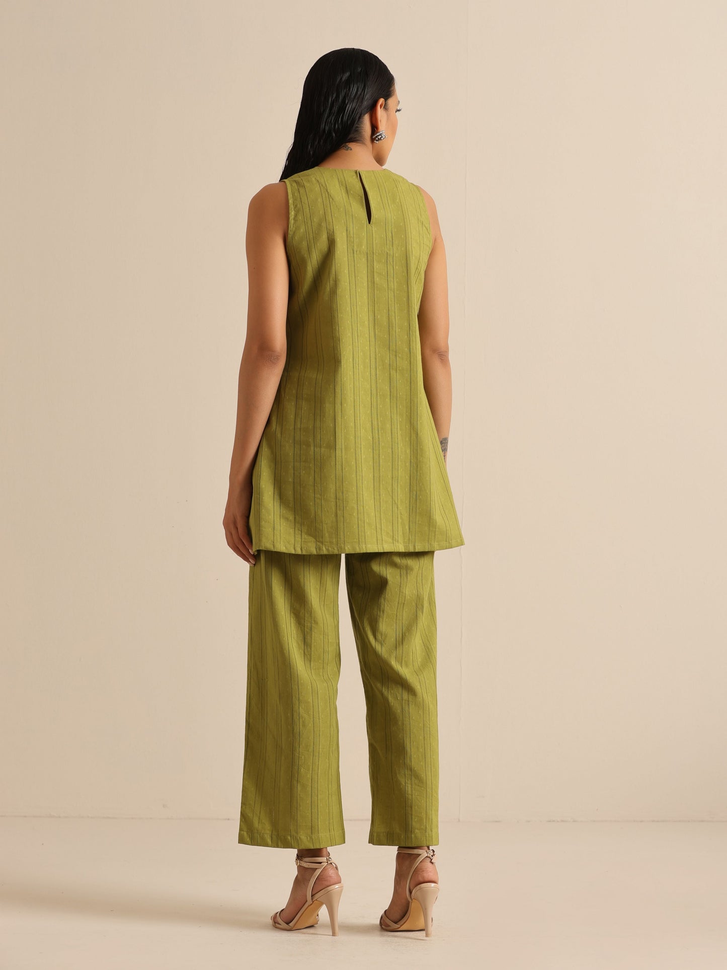 trueBrowns Green Dobby Sleeveless Co-Ord Set - Swadesiicart