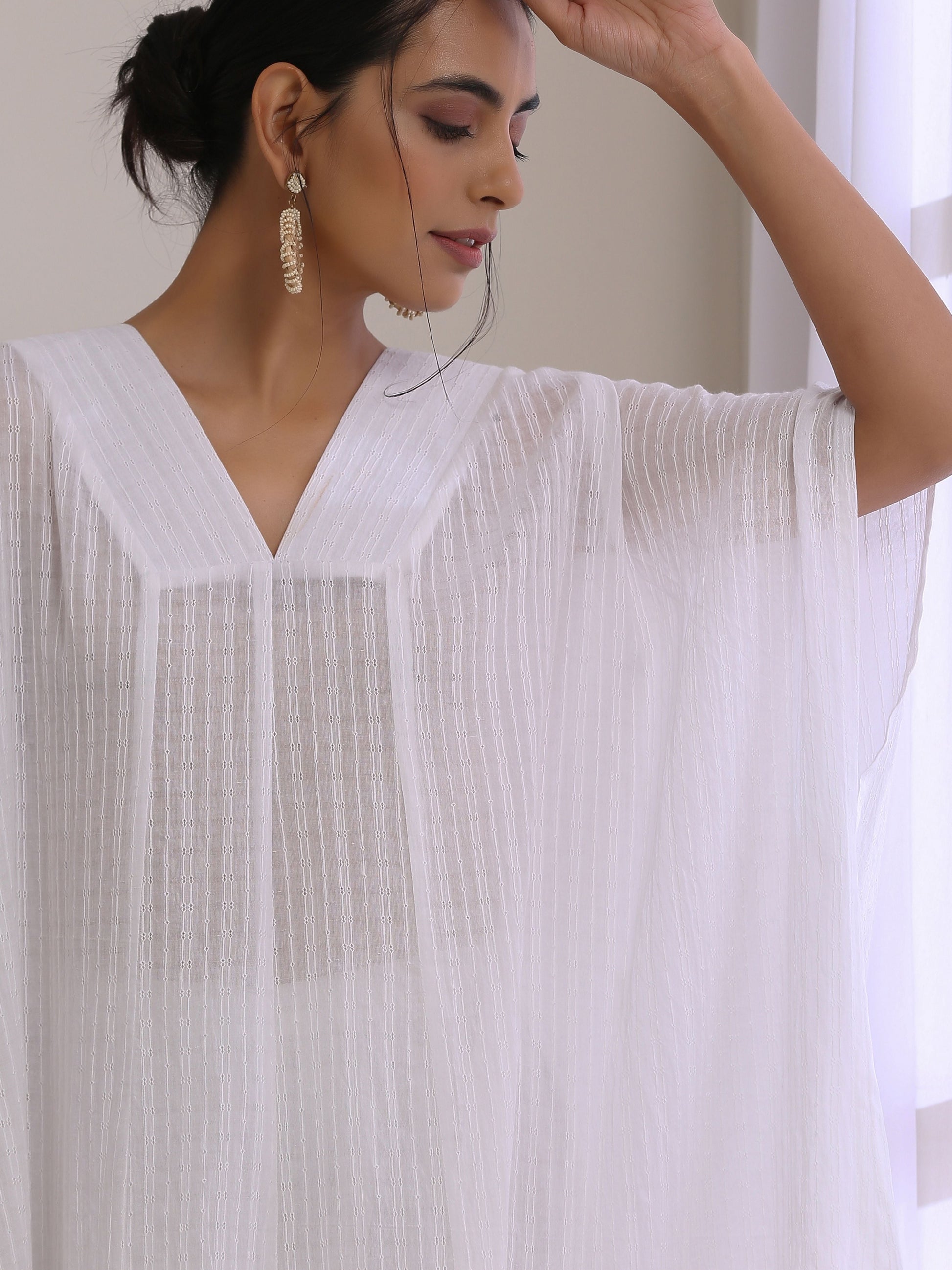 trueBrowns White Dobby Panel Kaftan Kurta Pant Set | Swadesiicart