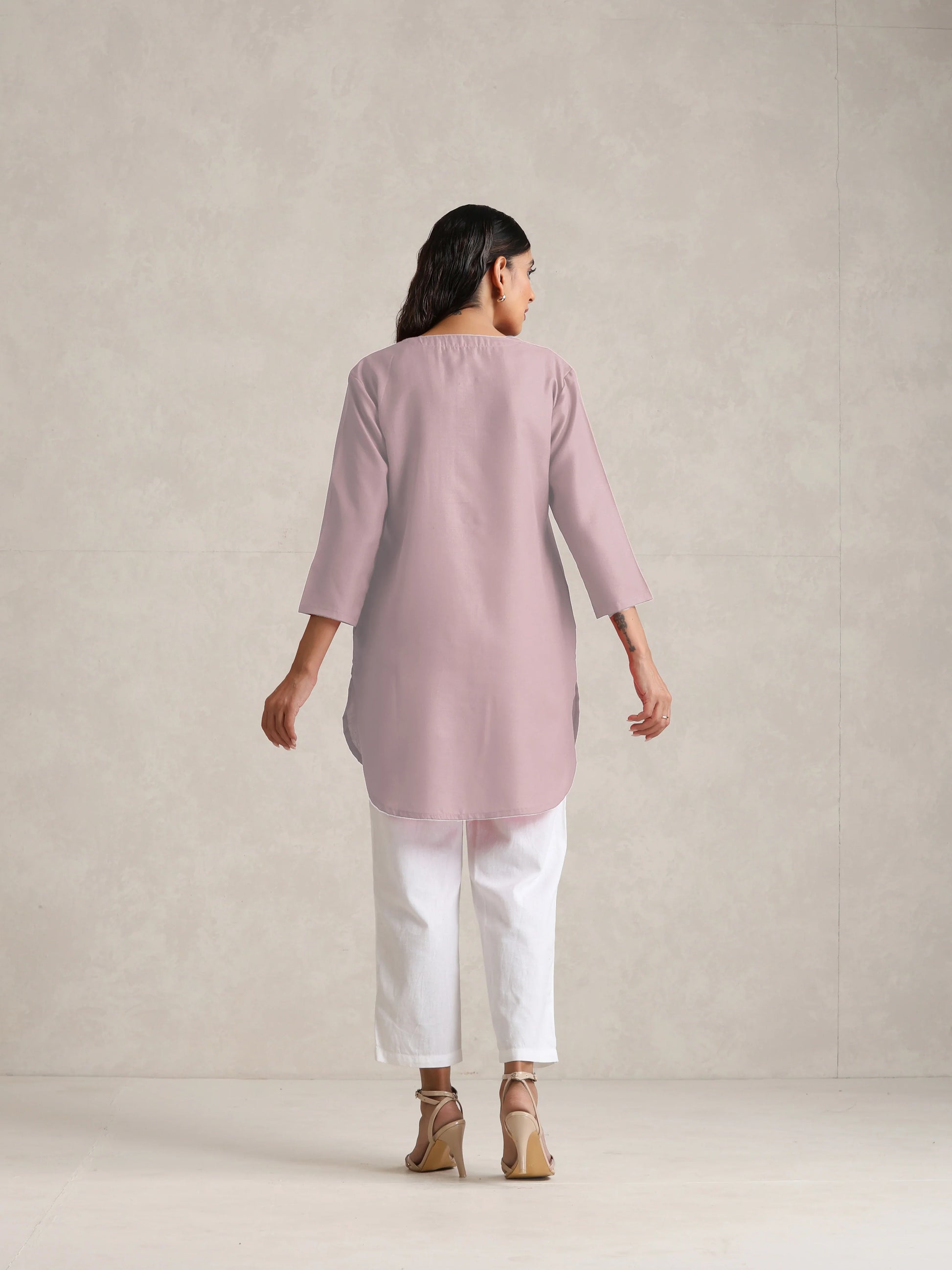 trueBrowns Pink Cotton Blend Short Kurta | Swadesiicart