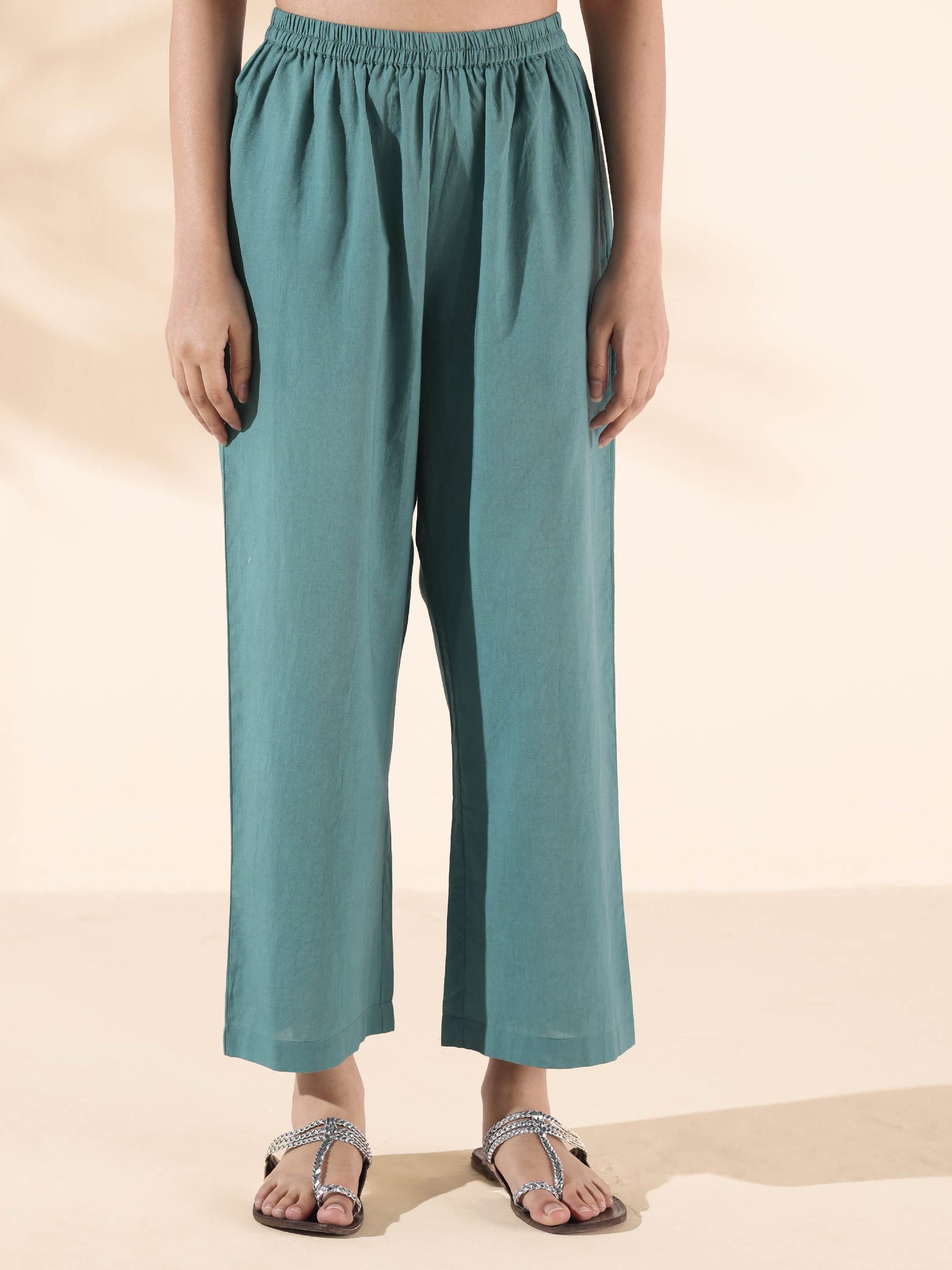 trueBrowns Green Cotton Ikat Kurta Pant Set | Swadesiicart