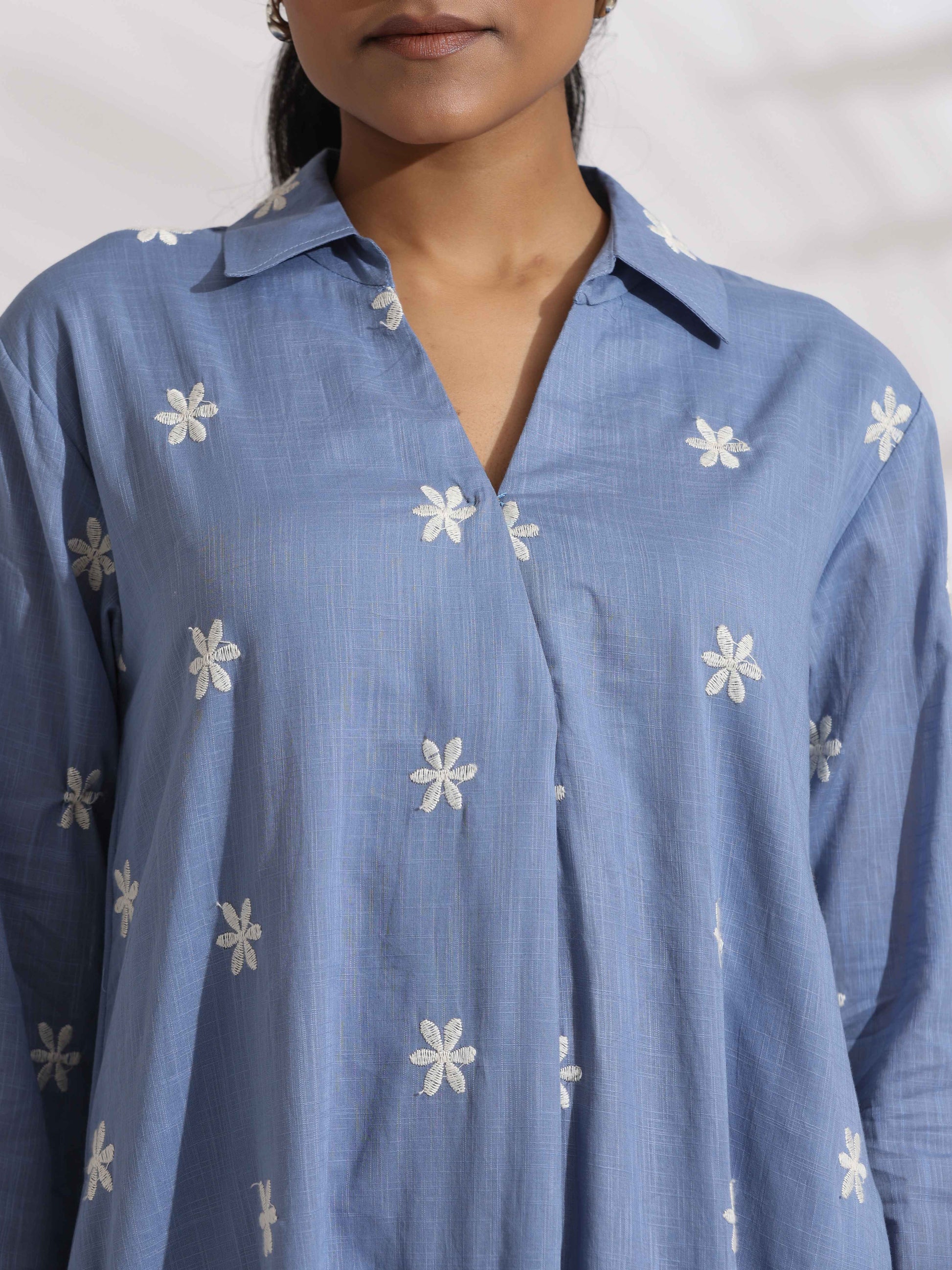 trueBrowns Blue Cotton Floral Embroidered Dress | Swadesiicart