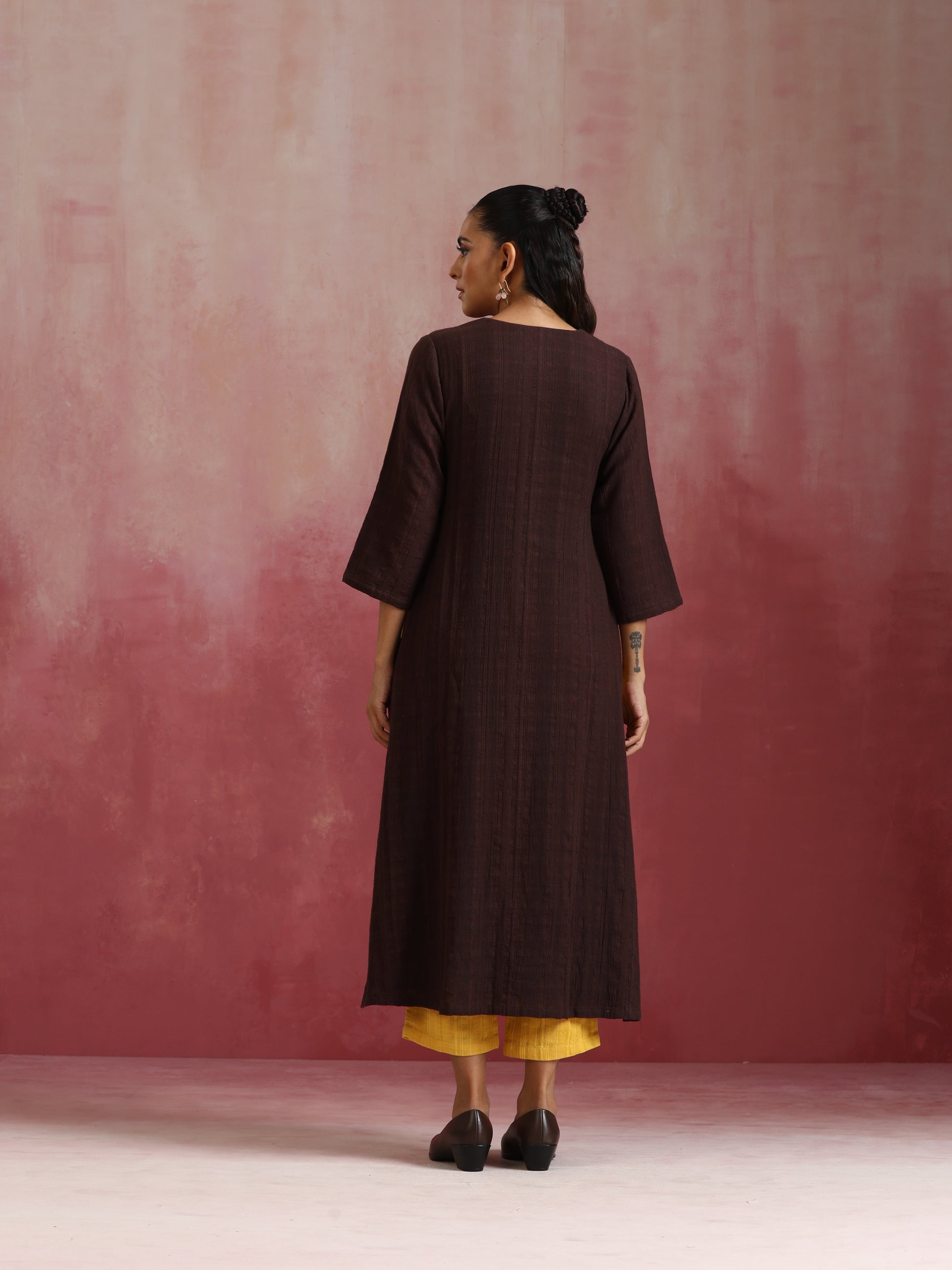 trueBrowns Cola Cotton Dobby Kurta Set | Swadesiicart