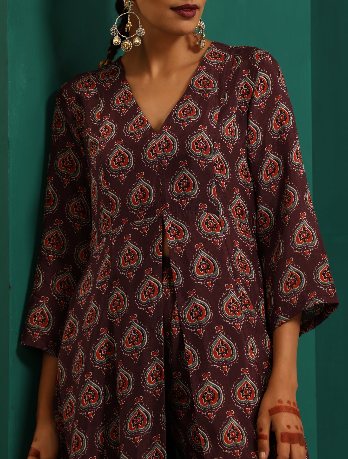 trueBrowns Deep Purple Paan Muslin Silk Printed Front Slit Kurta Pant Set | Swadesiicart