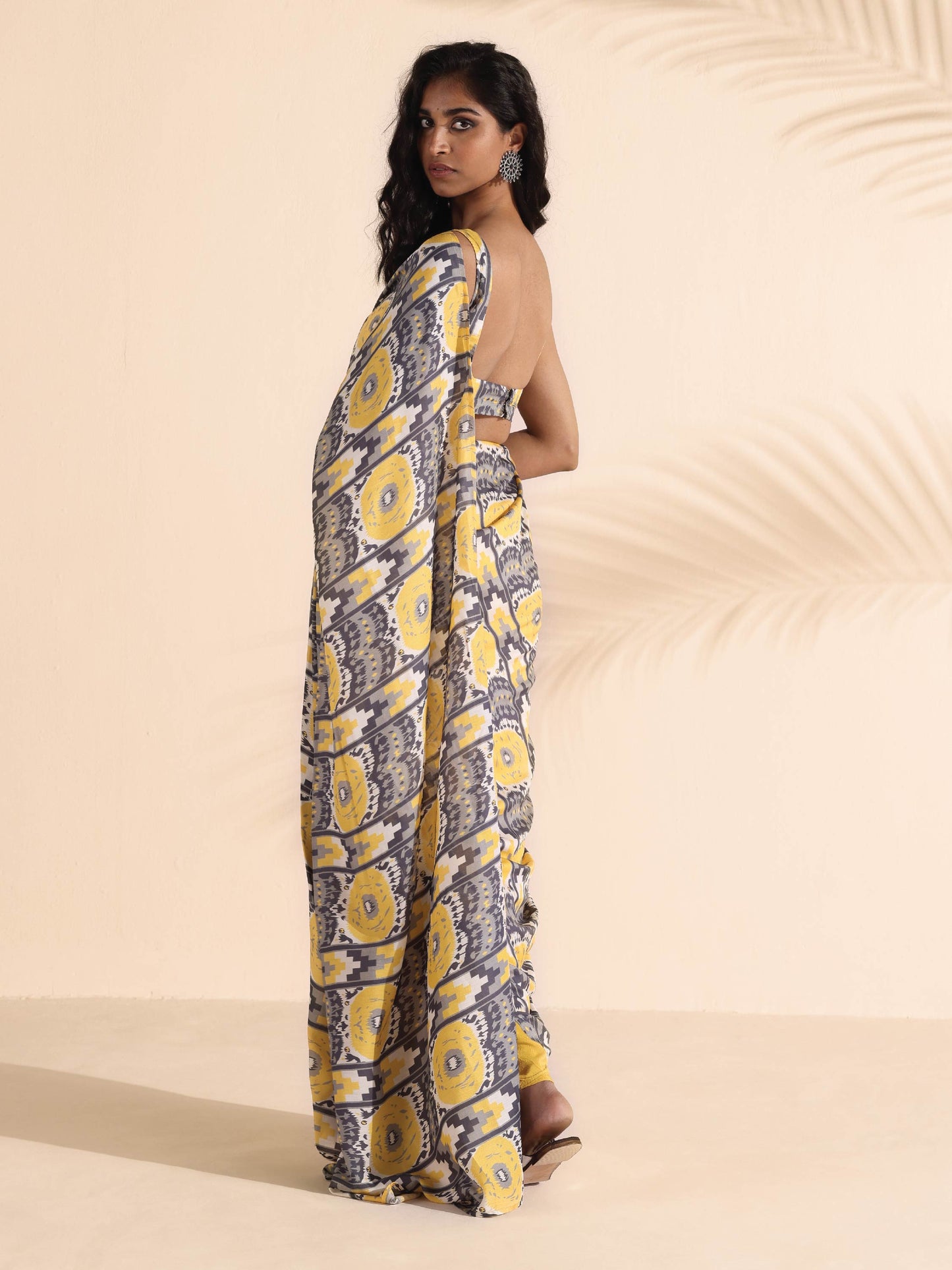 trueBrowns Yellow Muslin Ikat Saree | Swadesiicart