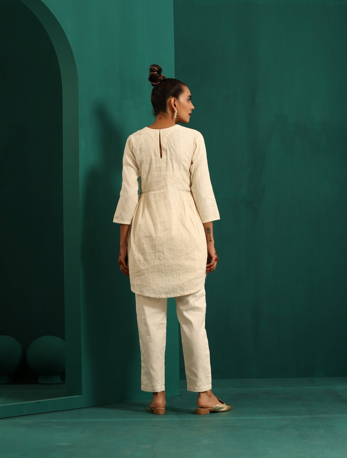 trueBrowns Ivory Tonal Cotton Side Gathers Co-ord Set - Swadesiicart