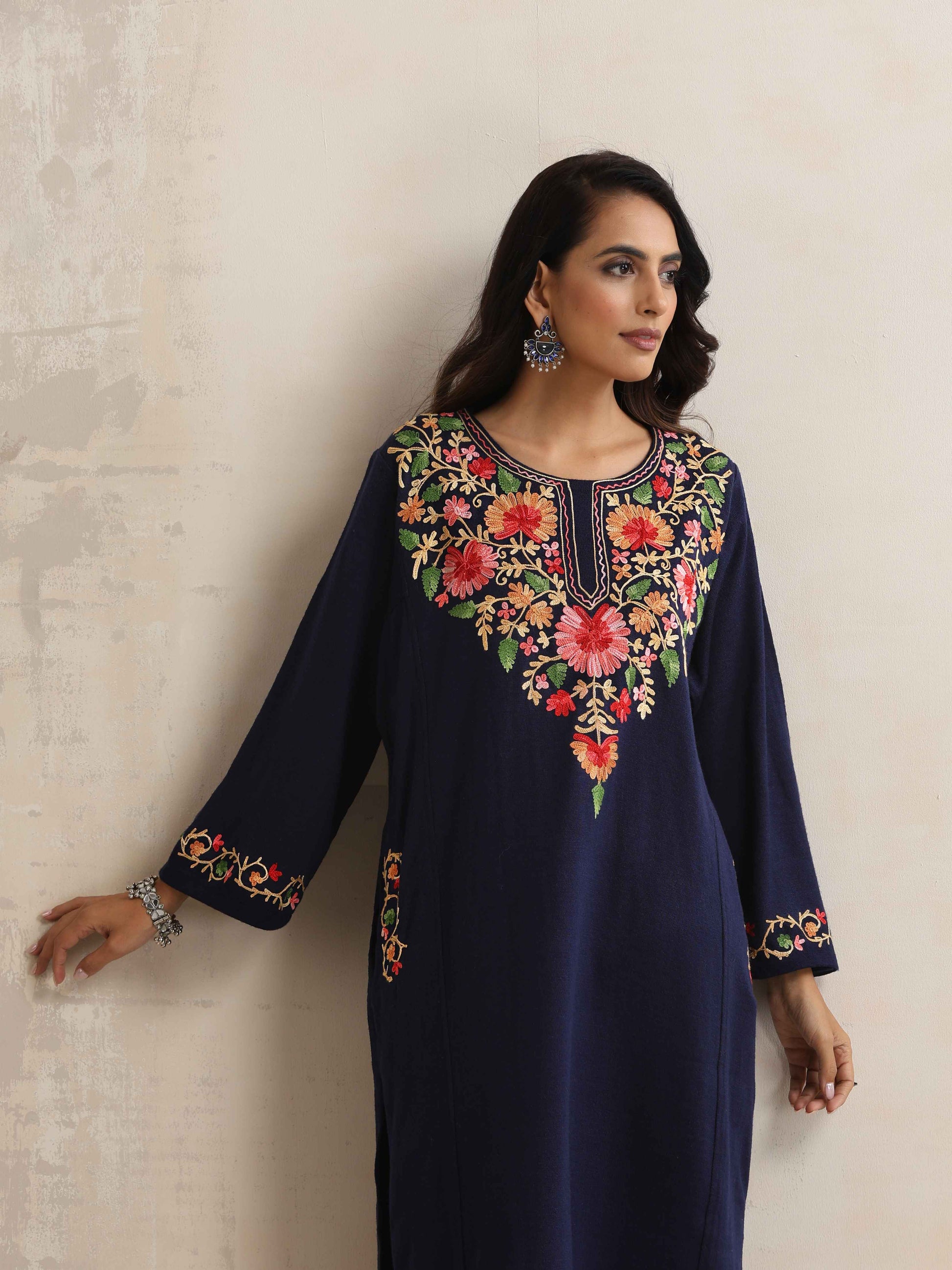 trueBrowns Blue Floral Embroidered Woollen Phiran Kurta | Swadesiicart