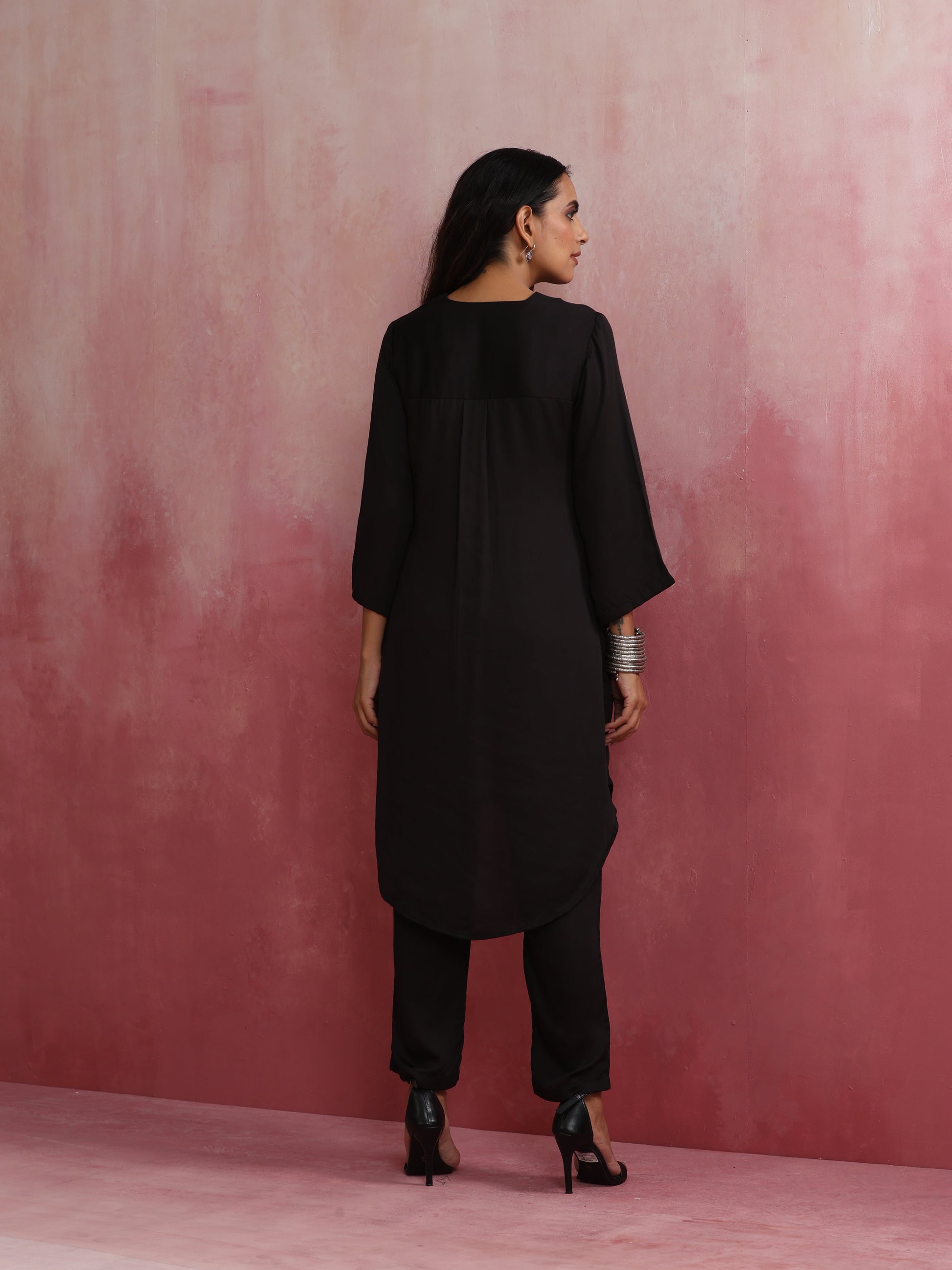 trueBrowns Black V Neck Kurta Co-ord Set - Swadesiicart
