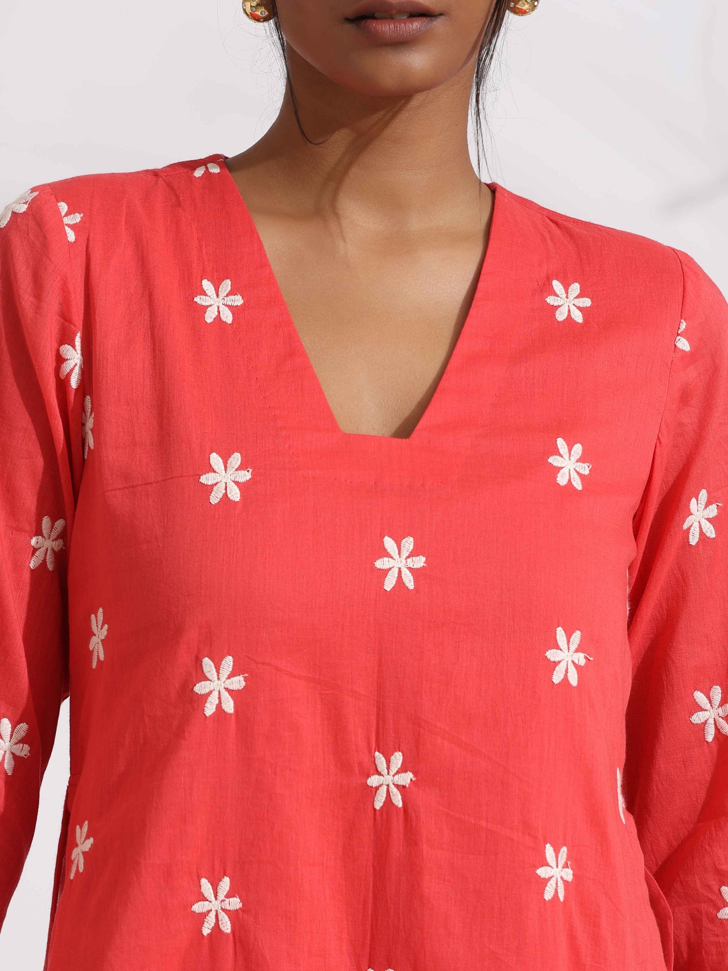 trueBrowns Orange Cotton Floral Embroidered Kurta Set | Swadesiicart