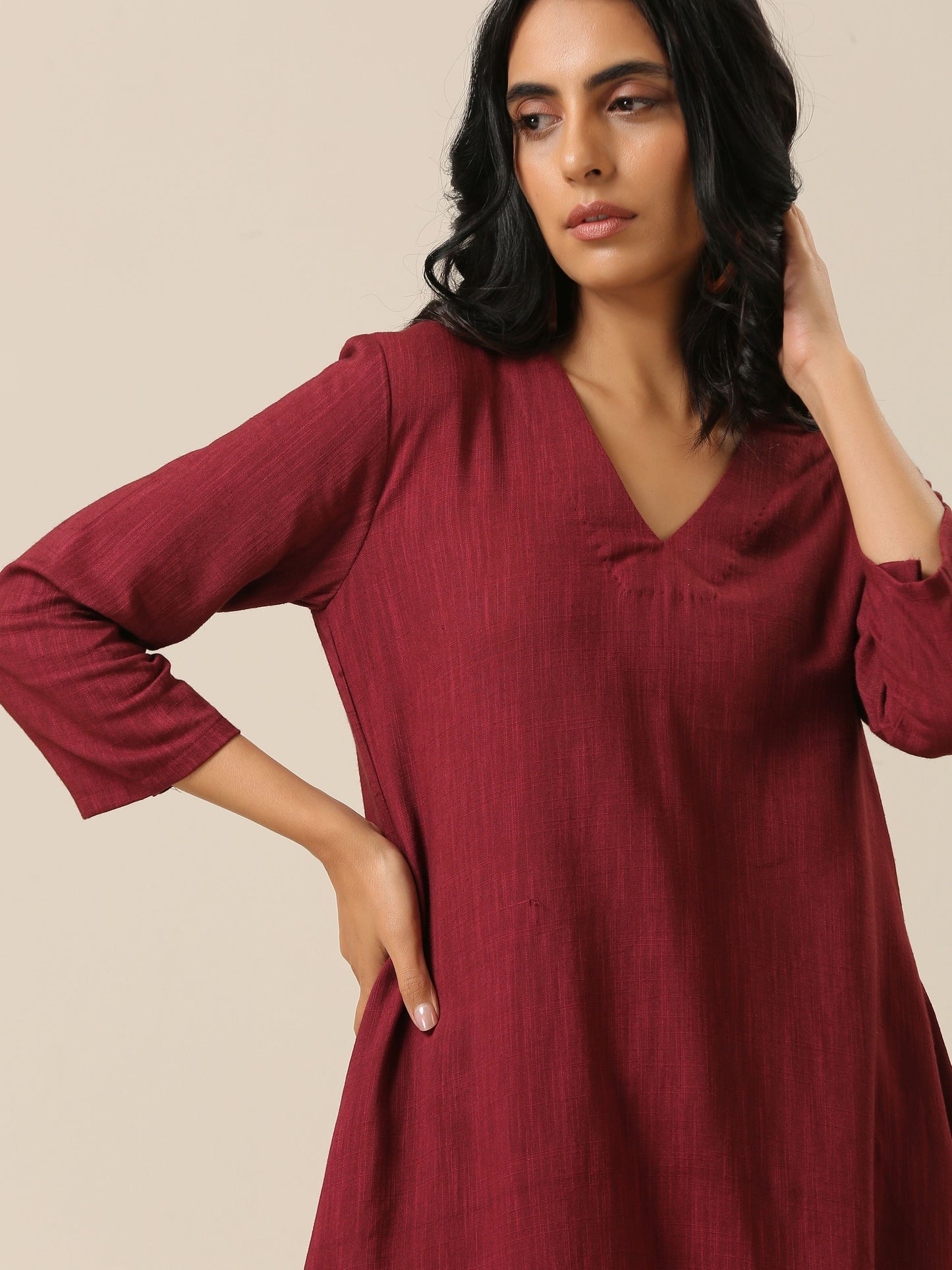 trueBrowns Ruby Wine Slub Texture Back Pleat Kurta Pant Set | Swadesiicart