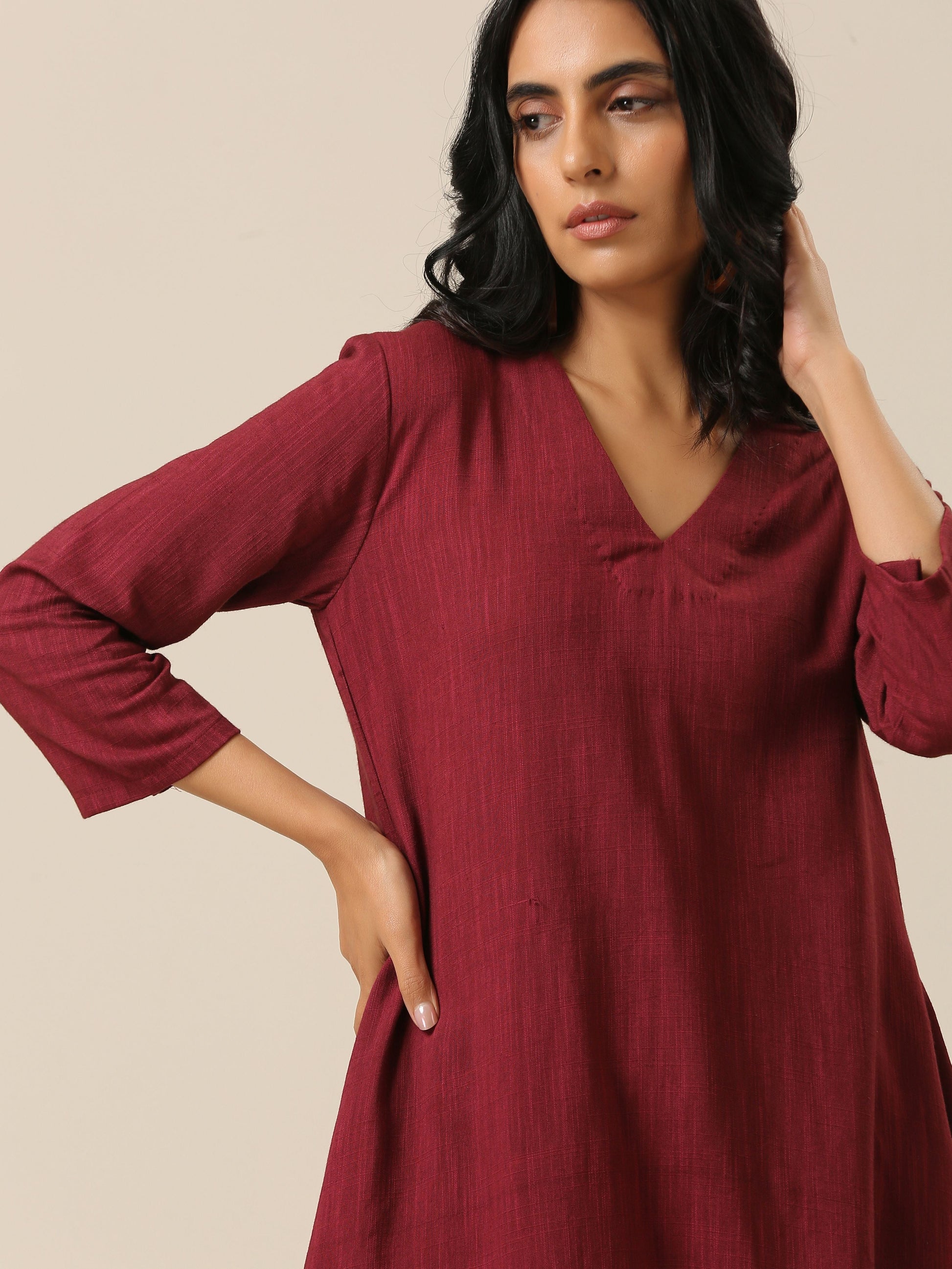 trueBrowns Ruby Wine Slub Texture Back Pleat Kurta Pant Set | Swadesiicart