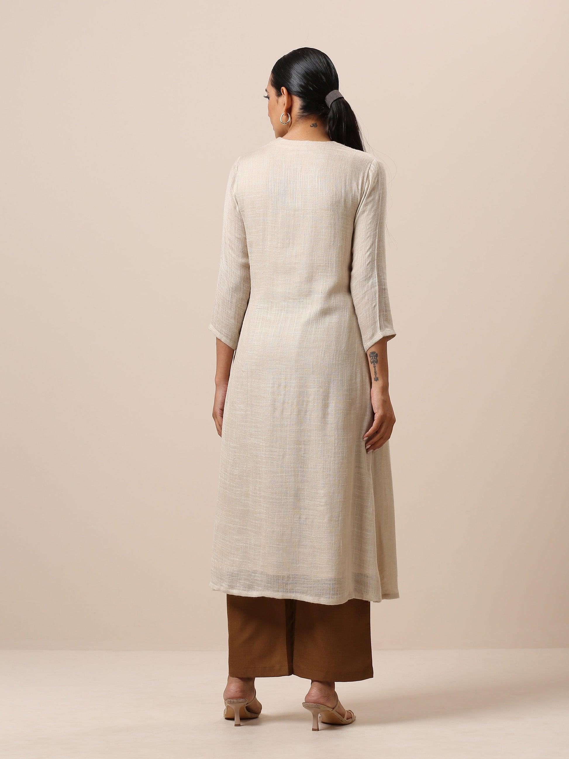 trueBrowns Linen Beige Textured Slit Kurta Pant Set | Swadesiicart