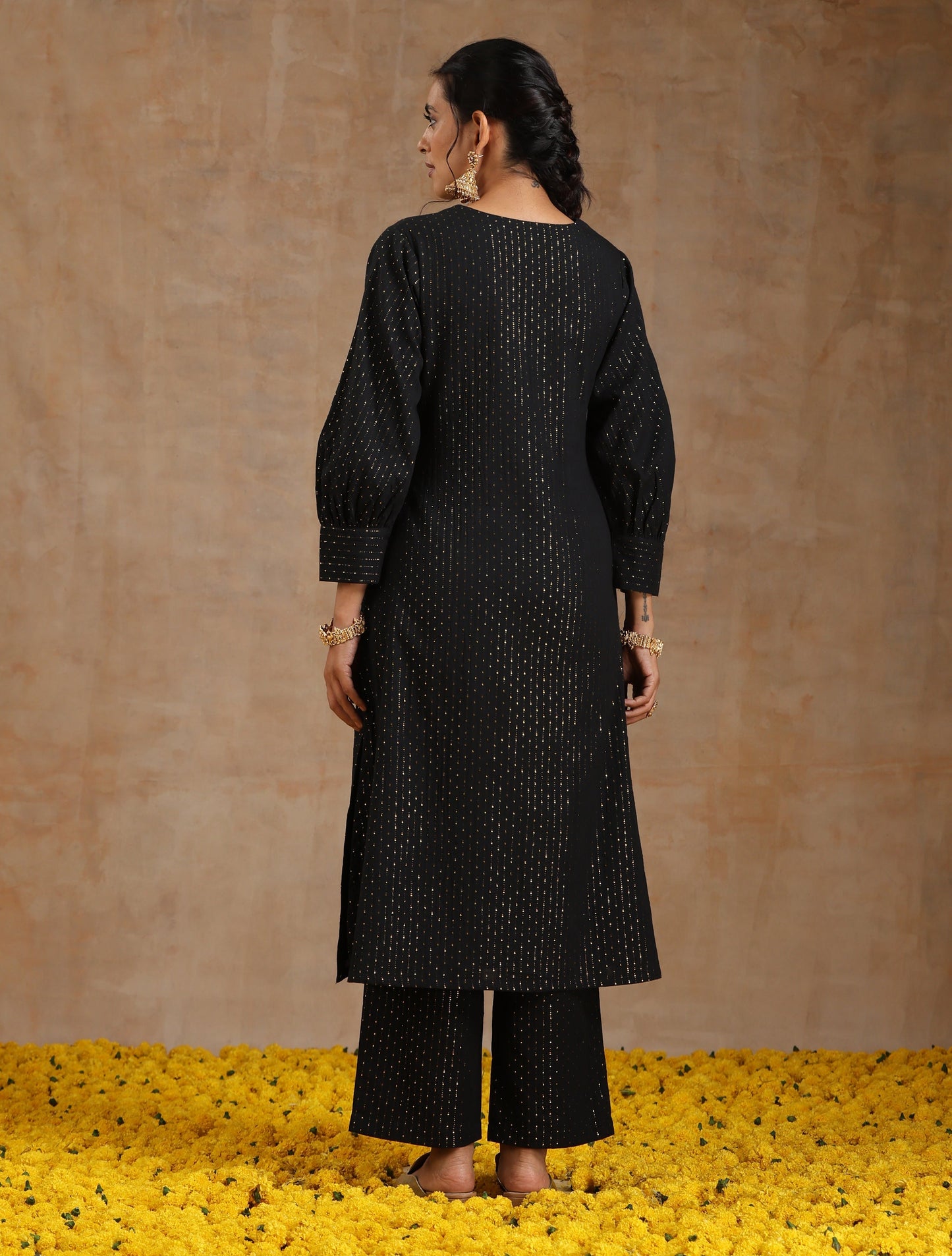 trueBrowns Black Gold Cotton Overlap Yoke Kurta Set | Swadesiicart