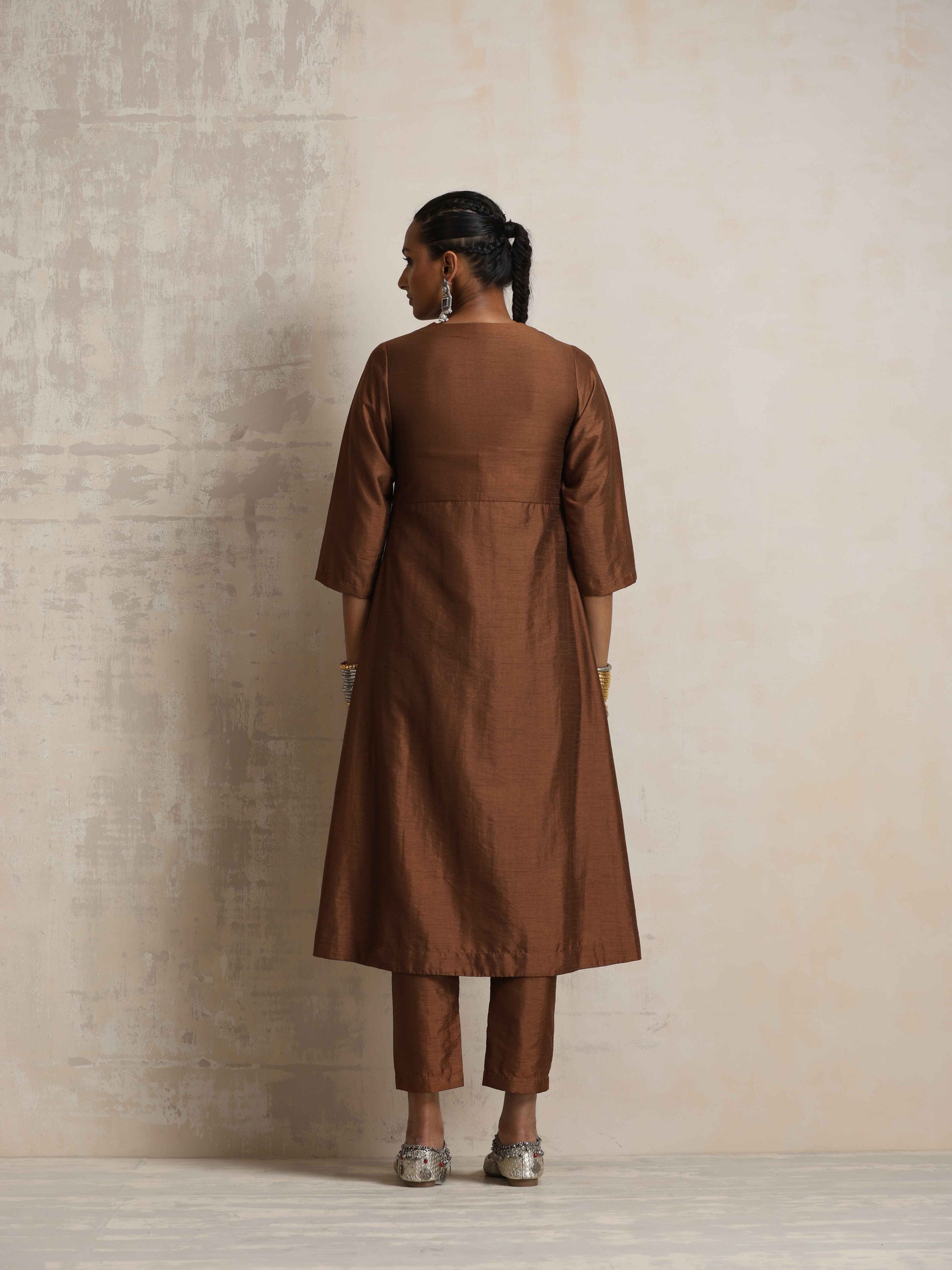 trueBrowns Brown Silk Slit Kurta Set | Swadesiicart
