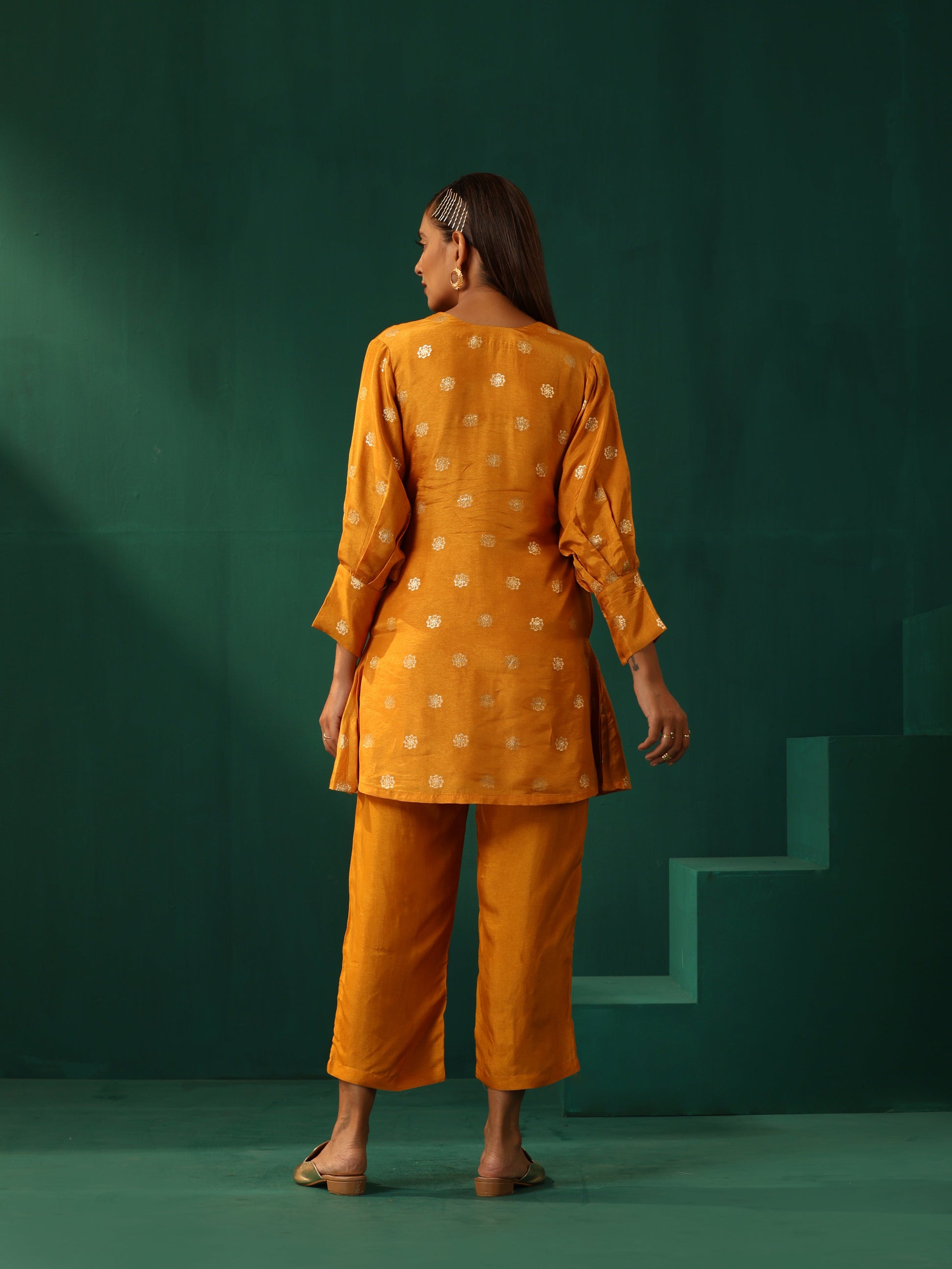 trueBrowns Mustard Geometric Floral Viscose Silk Front Pleat Co-ord Set - Swadesiicart
