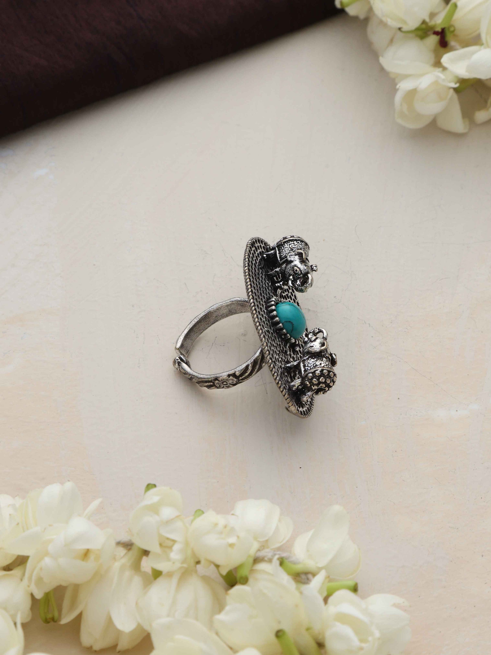 trueBrowns Silver Tone Abstract Oval Ring | Swadesiicart