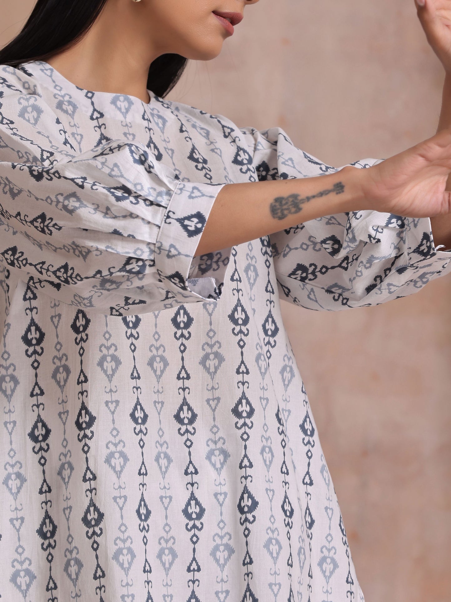 trueBrowns Grey On White Ikat Print Cotton Baggy Sleeve Co-Ord Set - Swadesiicart