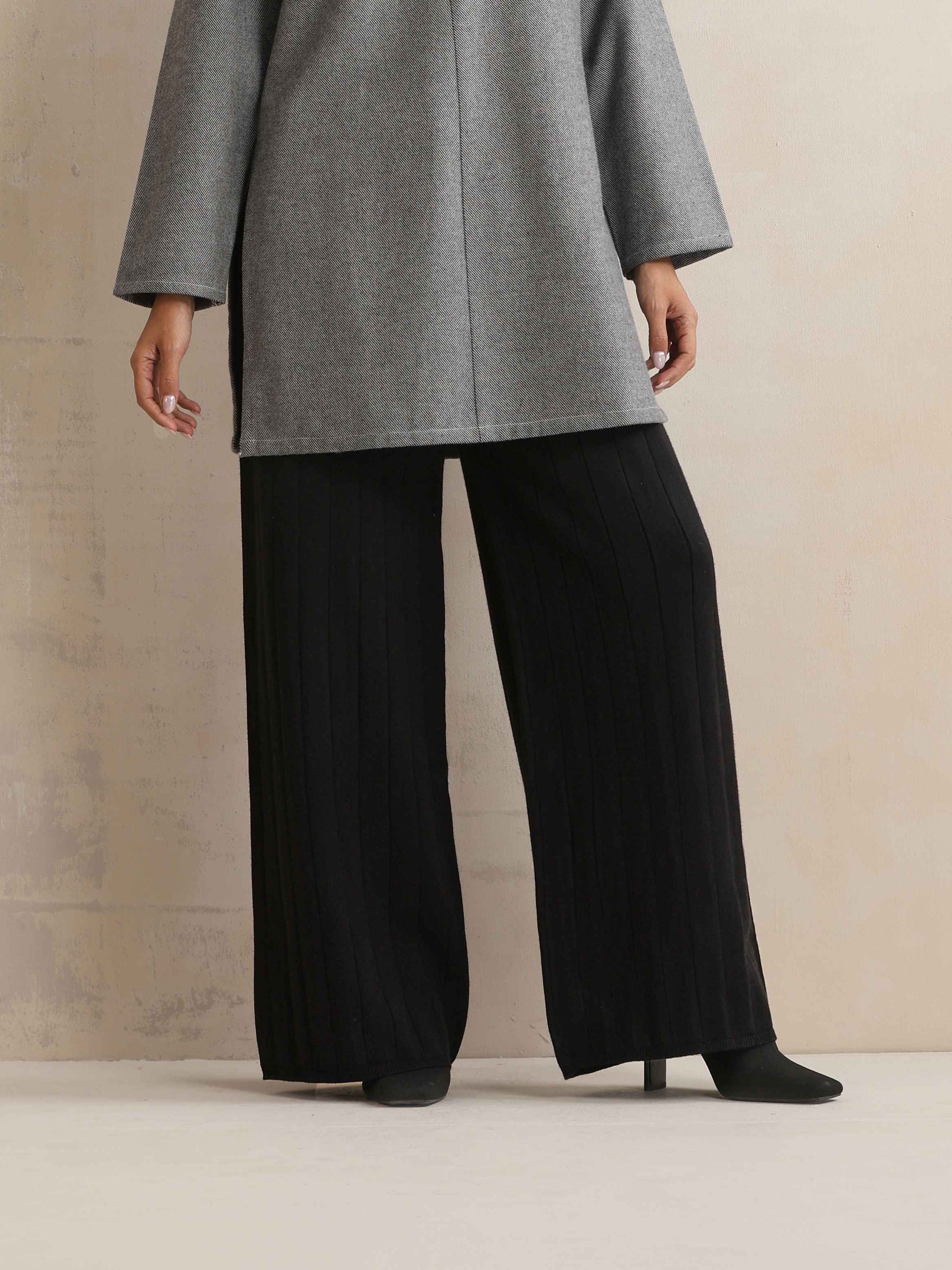 trueBrowns Grey Winter High Slit Top | Swadesiicart