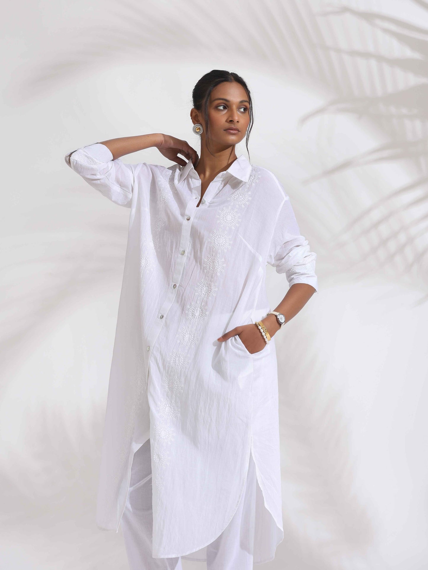 trueBrowns White Cotton Schiffli Shirt Kurta Set | Swadesiicart