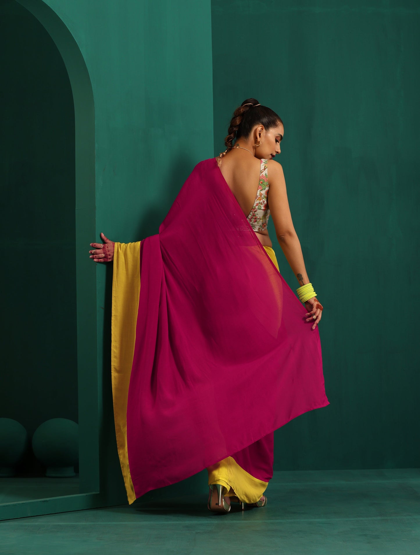 trueBrowns Lime Yellow Pink Muslin Silk Ready to Wear Saree | Swadesiicart