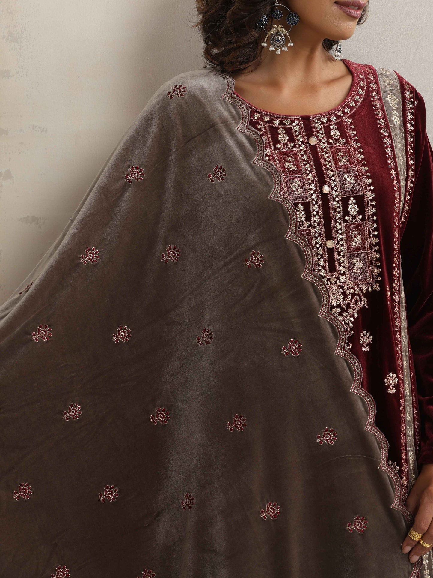 trueBrowns Maroon Velvet Embroidered Kurta Pant Dupatta Set | Swadesiicart