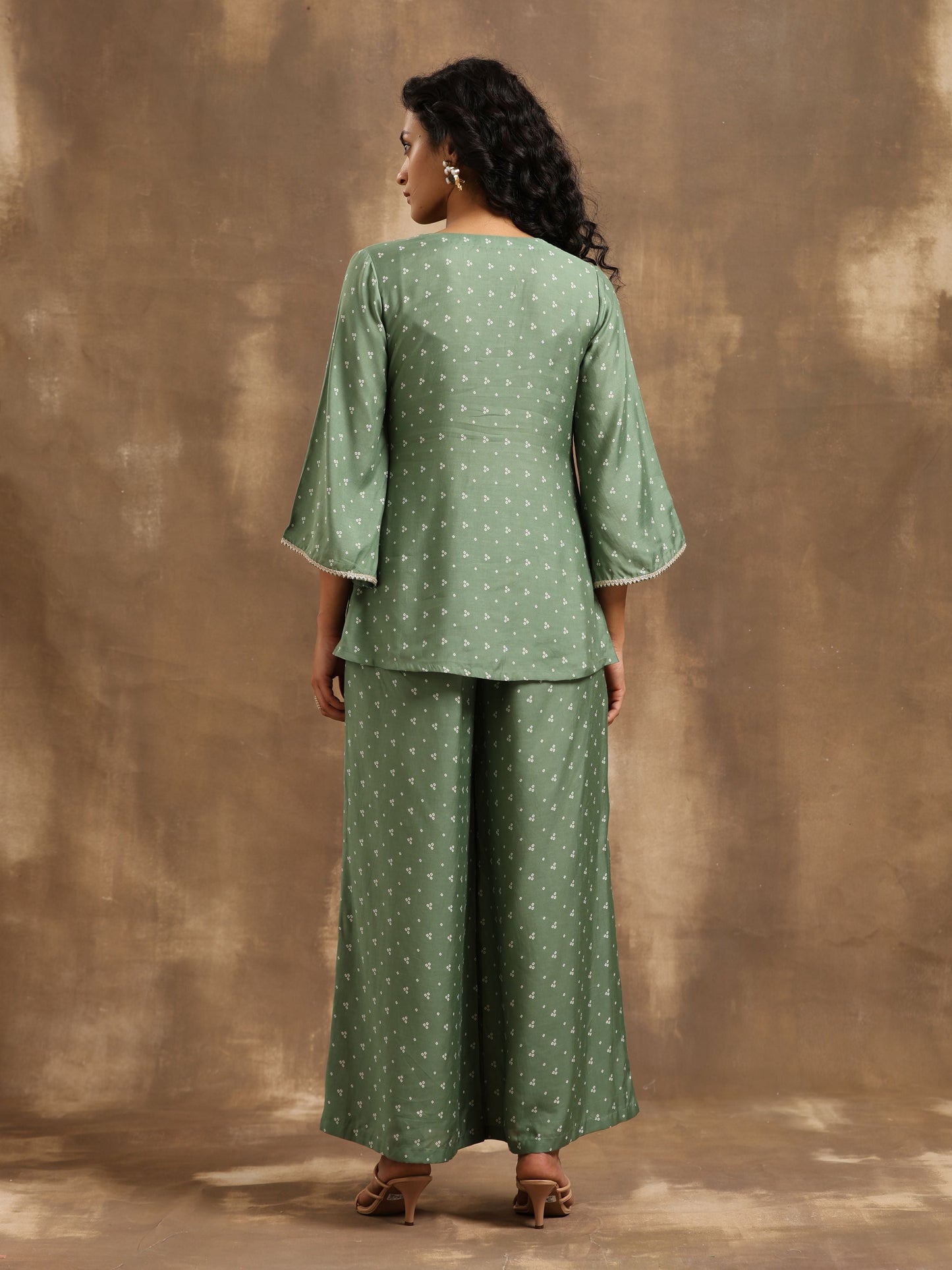 trueBrowns Light Green Bandhani Printed Silk Co-Ord Set - Swadesiicart
