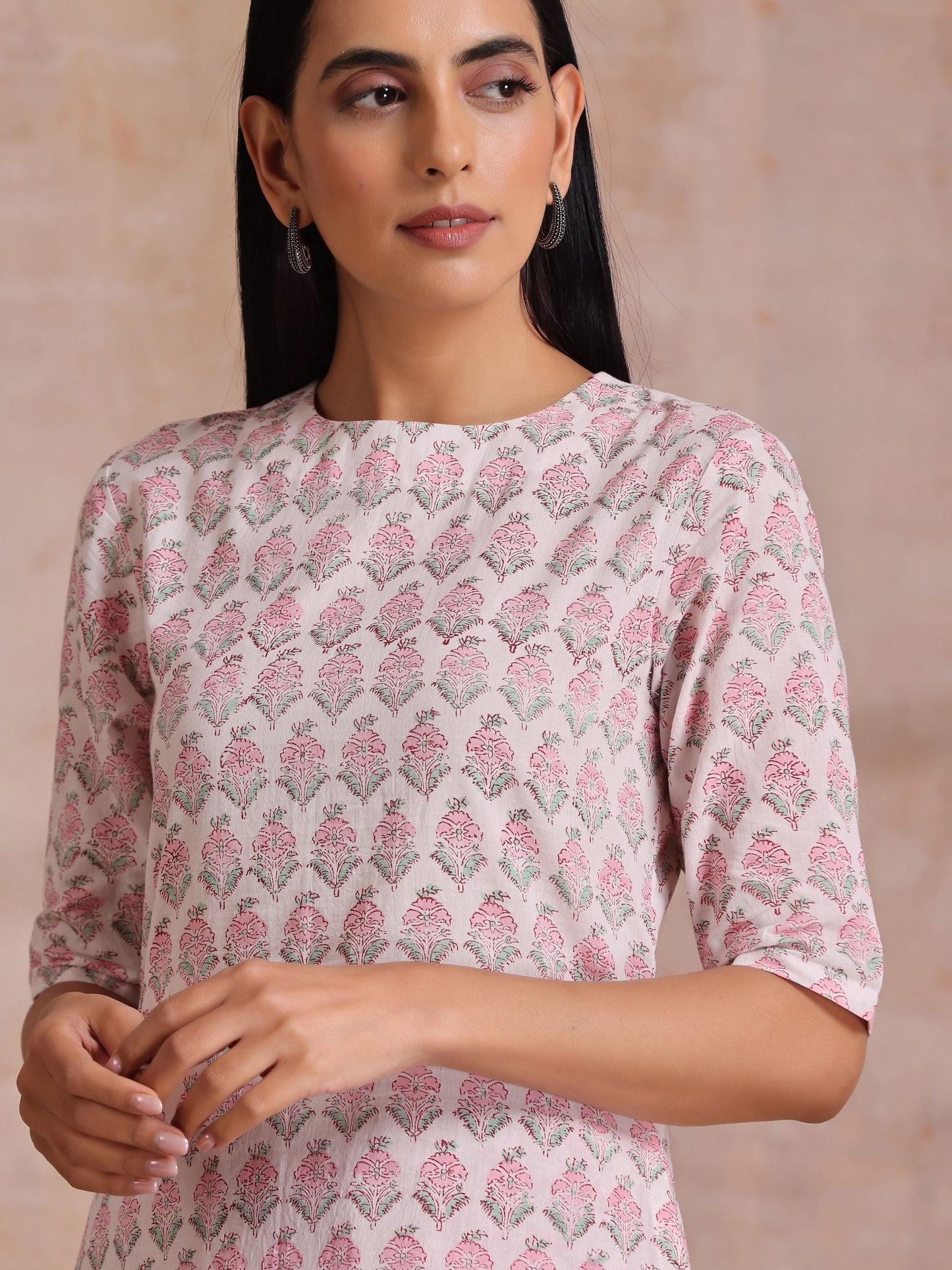 trueBrowns Pink Green Floral On White Block Print Cotton Slit Kurta Pant Set | Relove | Swadesiicart